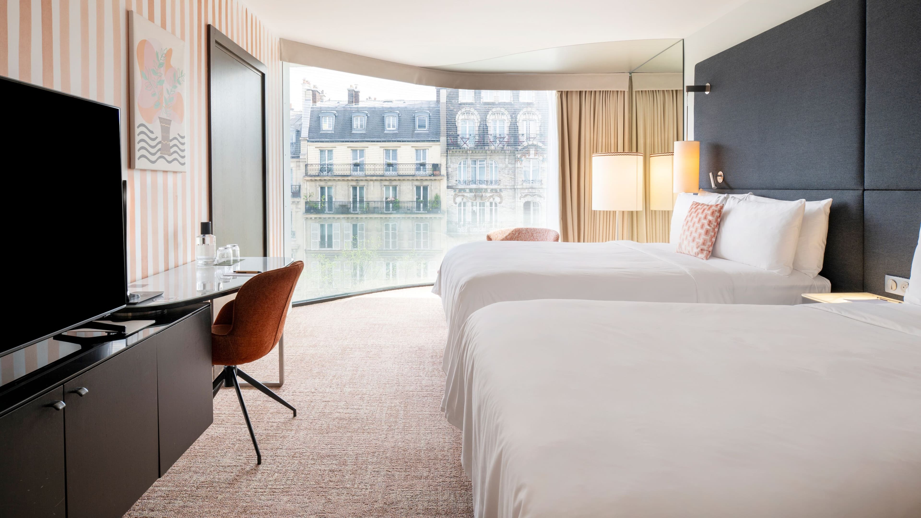Renaissance Paris Arc de Triomphe Hotel — 15