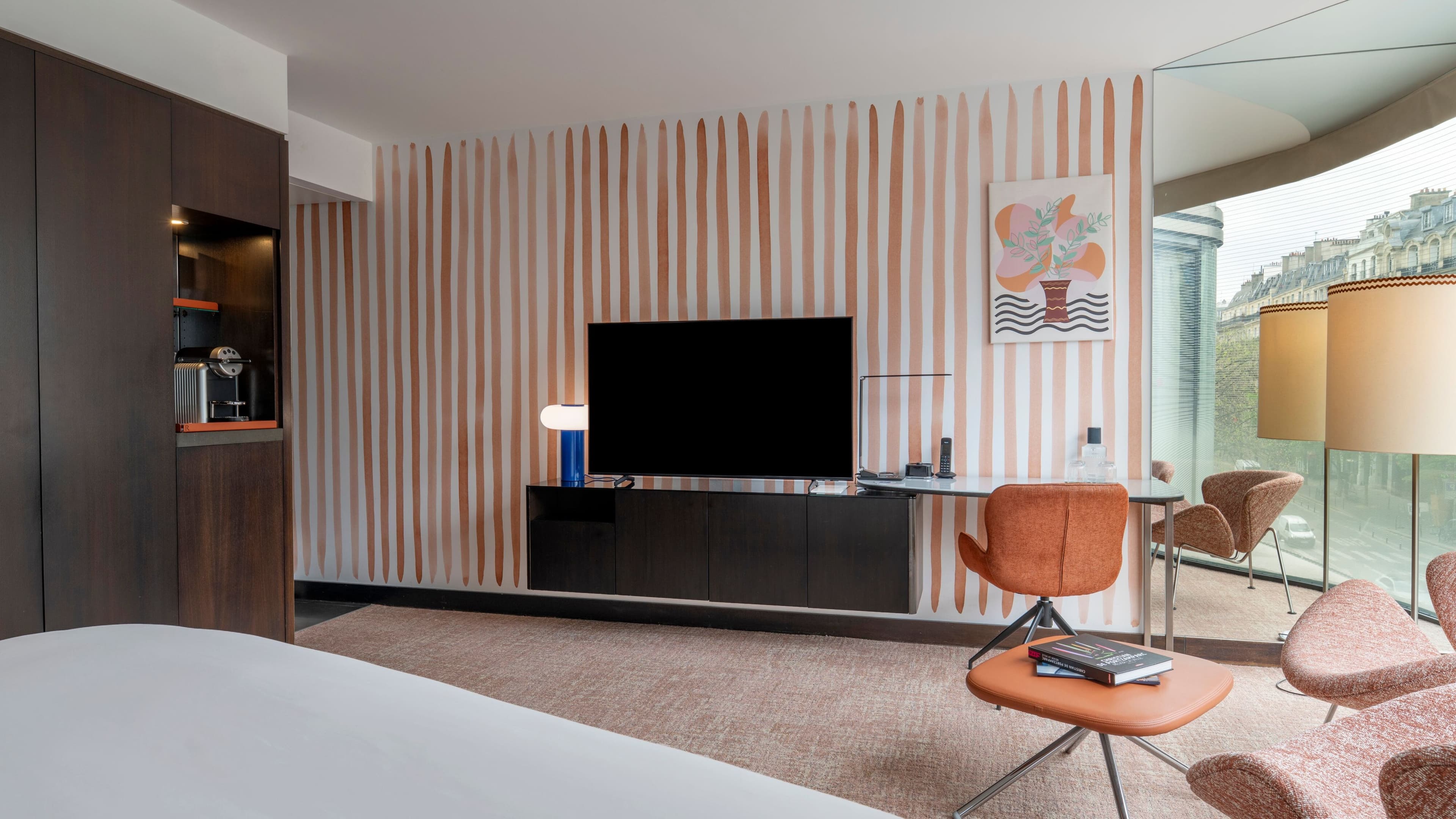 Renaissance Paris Arc de Triomphe Hotel — 52