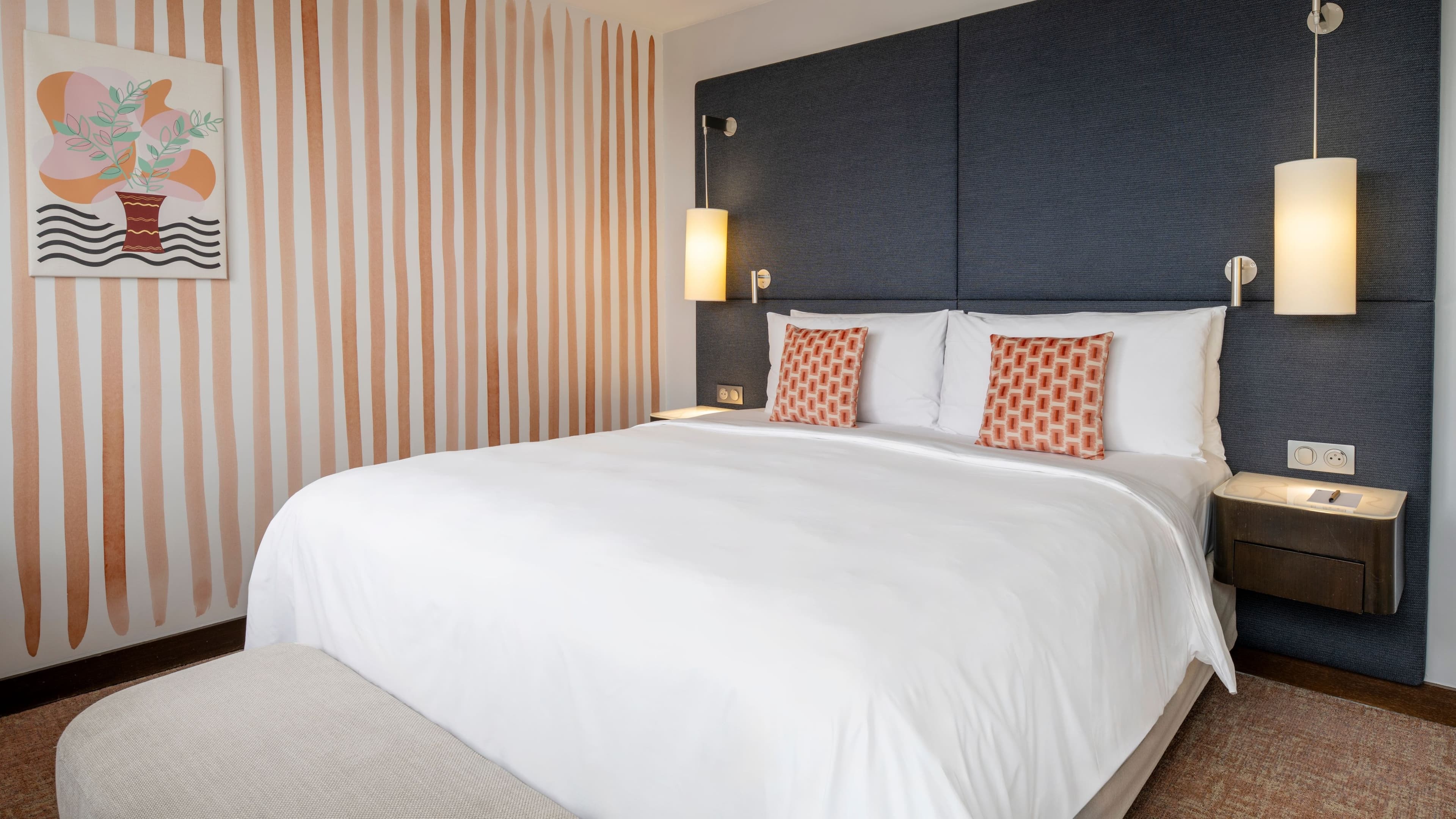 Renaissance Paris Arc de Triomphe Hotel — 88