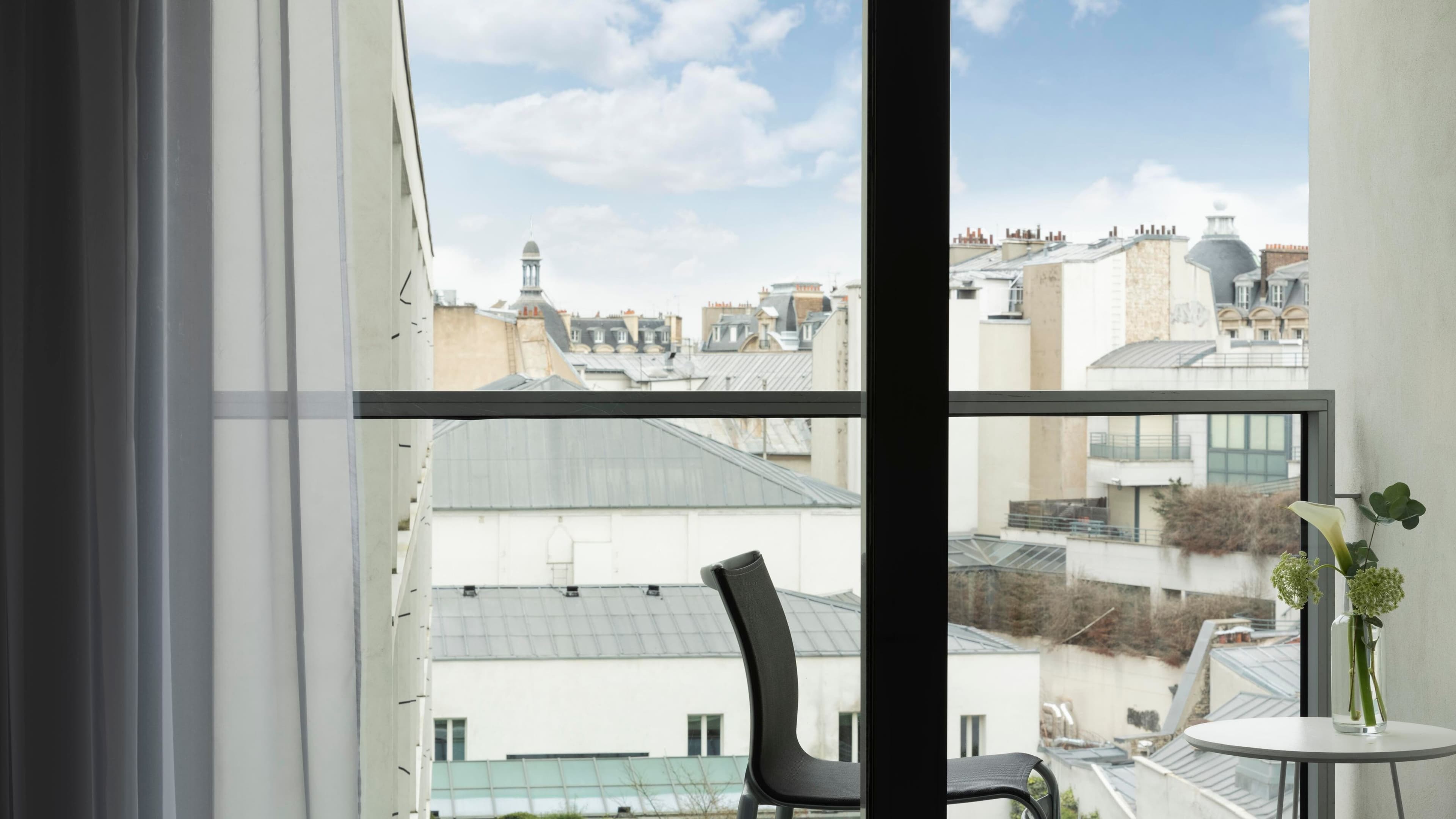 Renaissance Paris Arc de Triomphe Hotel — 60