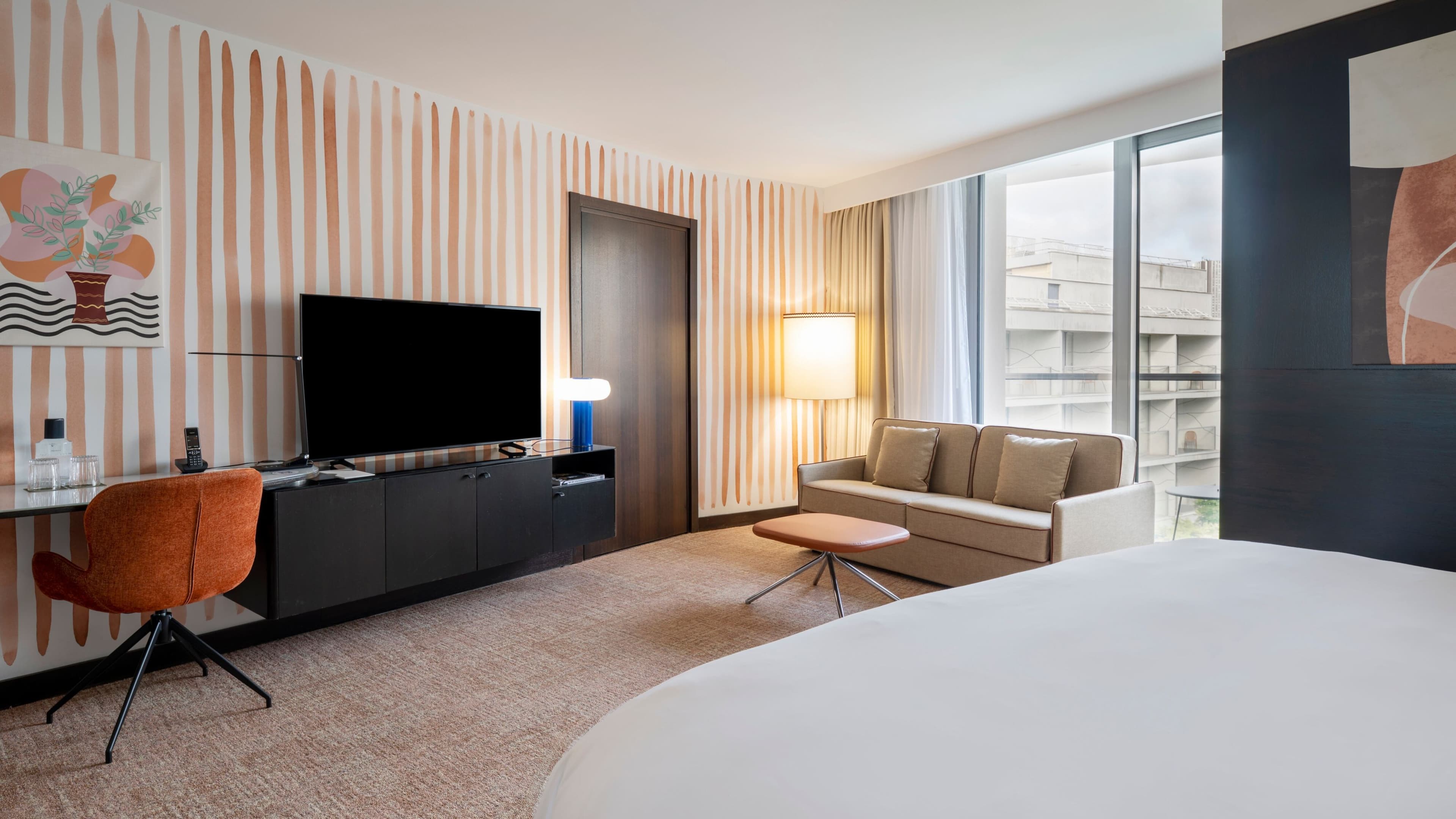 Renaissance Paris Arc de Triomphe Hotel — 65