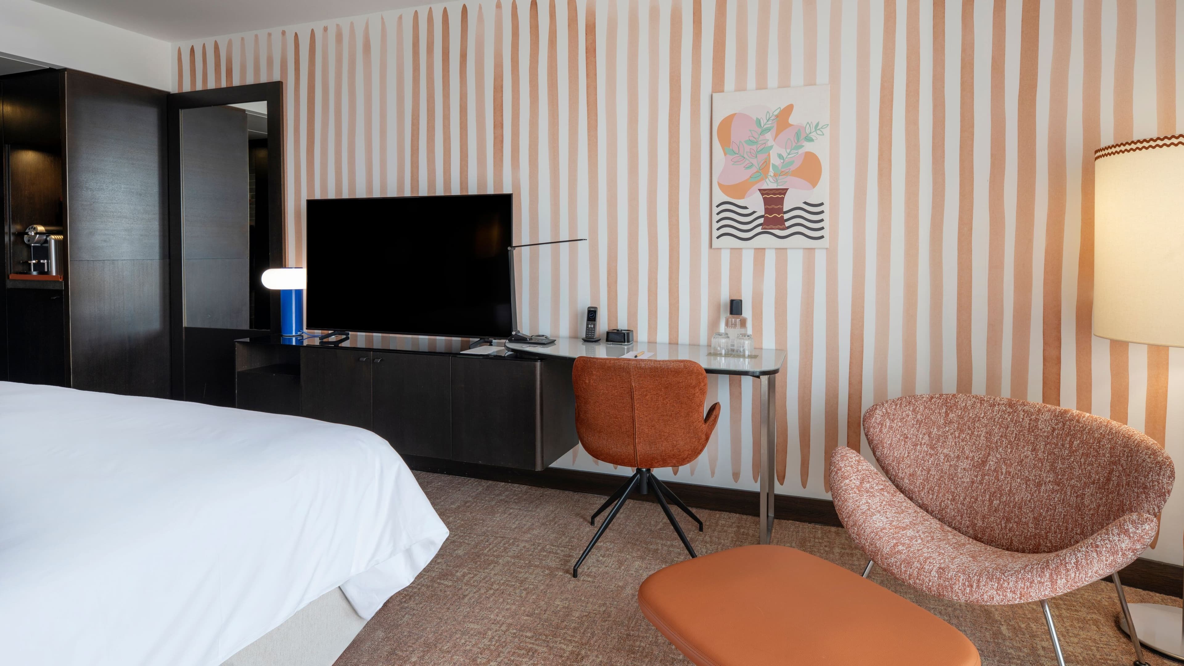Renaissance Paris Arc de Triomphe Hotel — 66