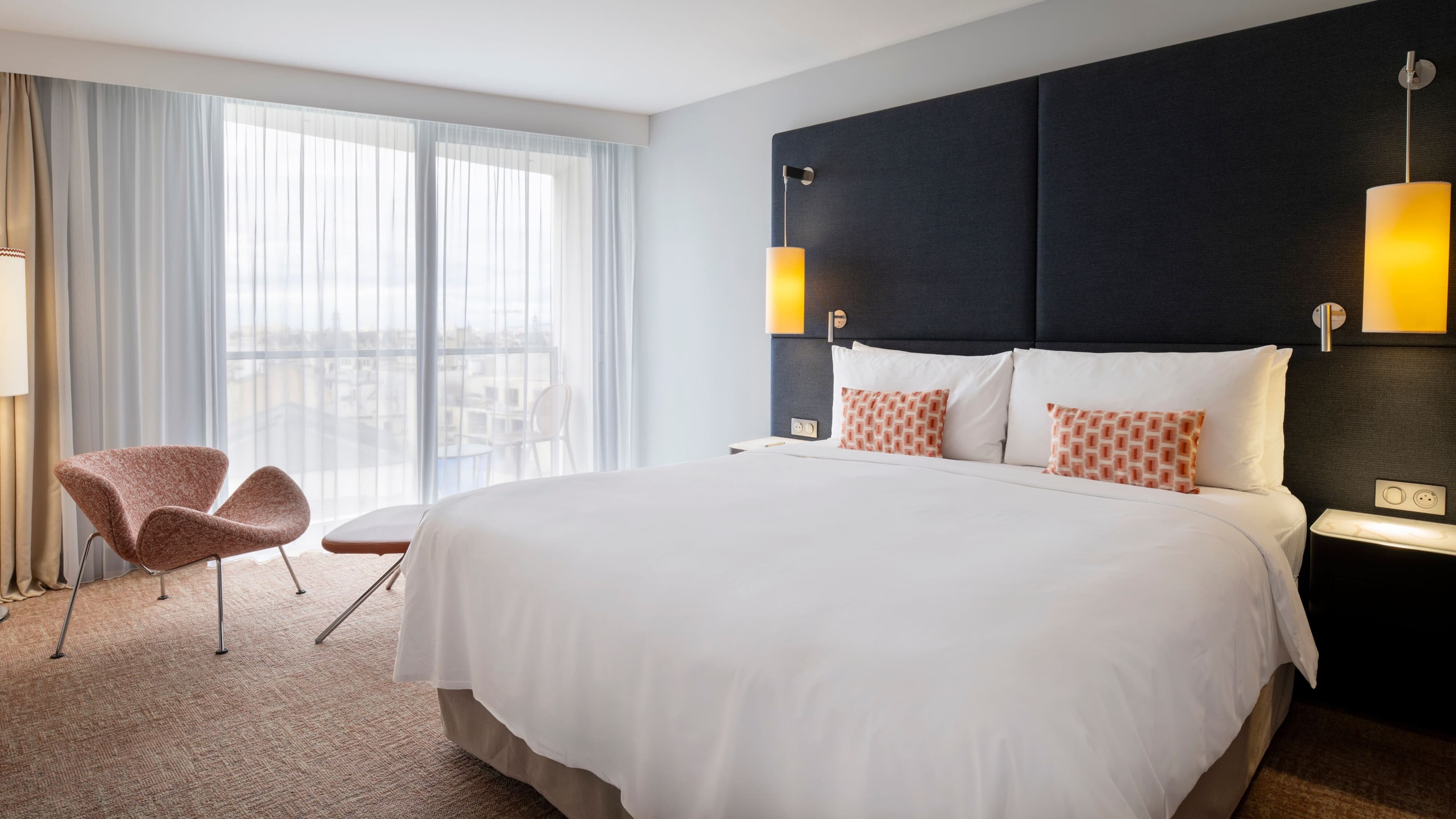 Renaissance Paris Arc de Triomphe Hotel — 63