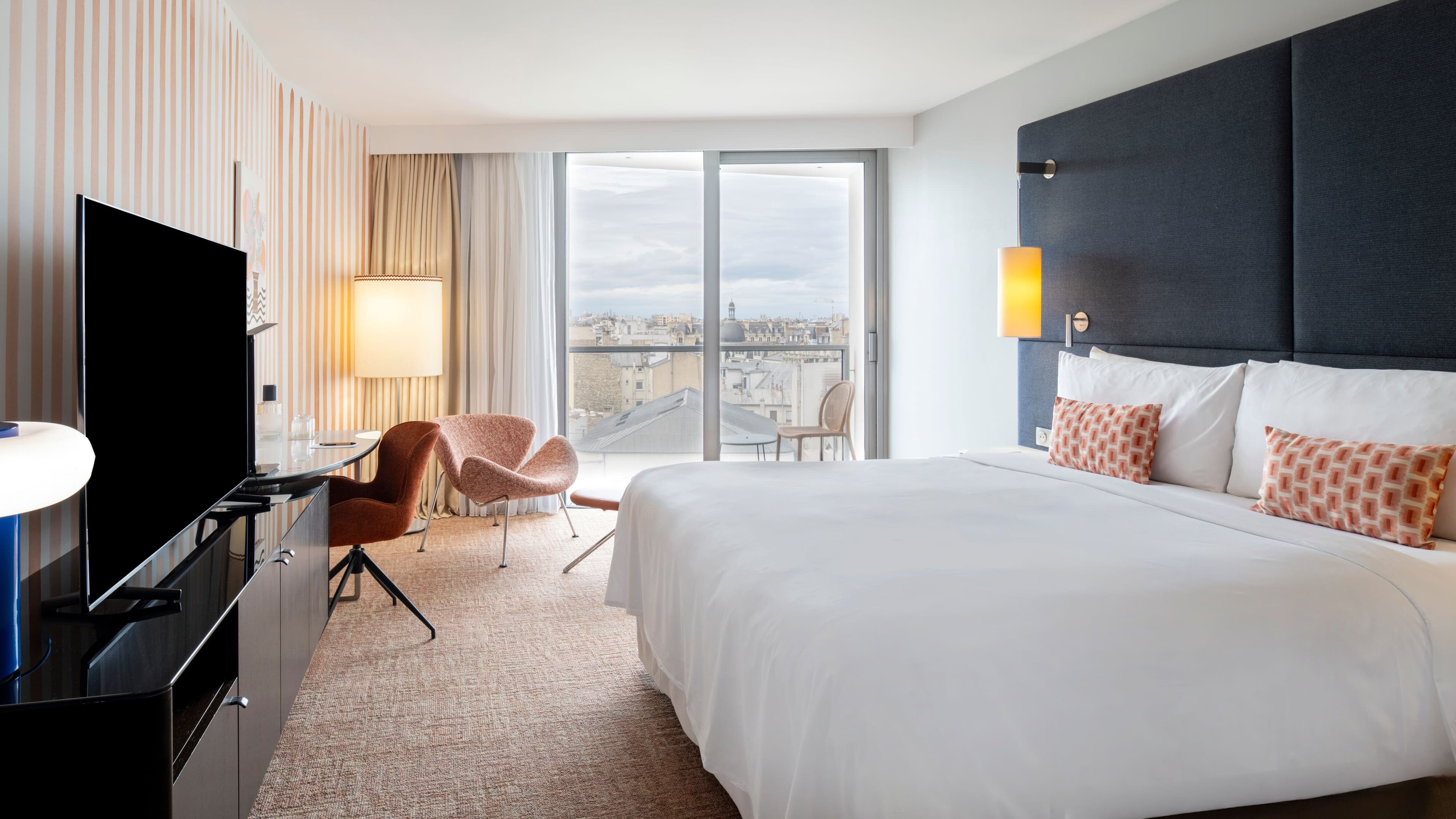 Renaissance Paris Arc de Triomphe Hotel — 64