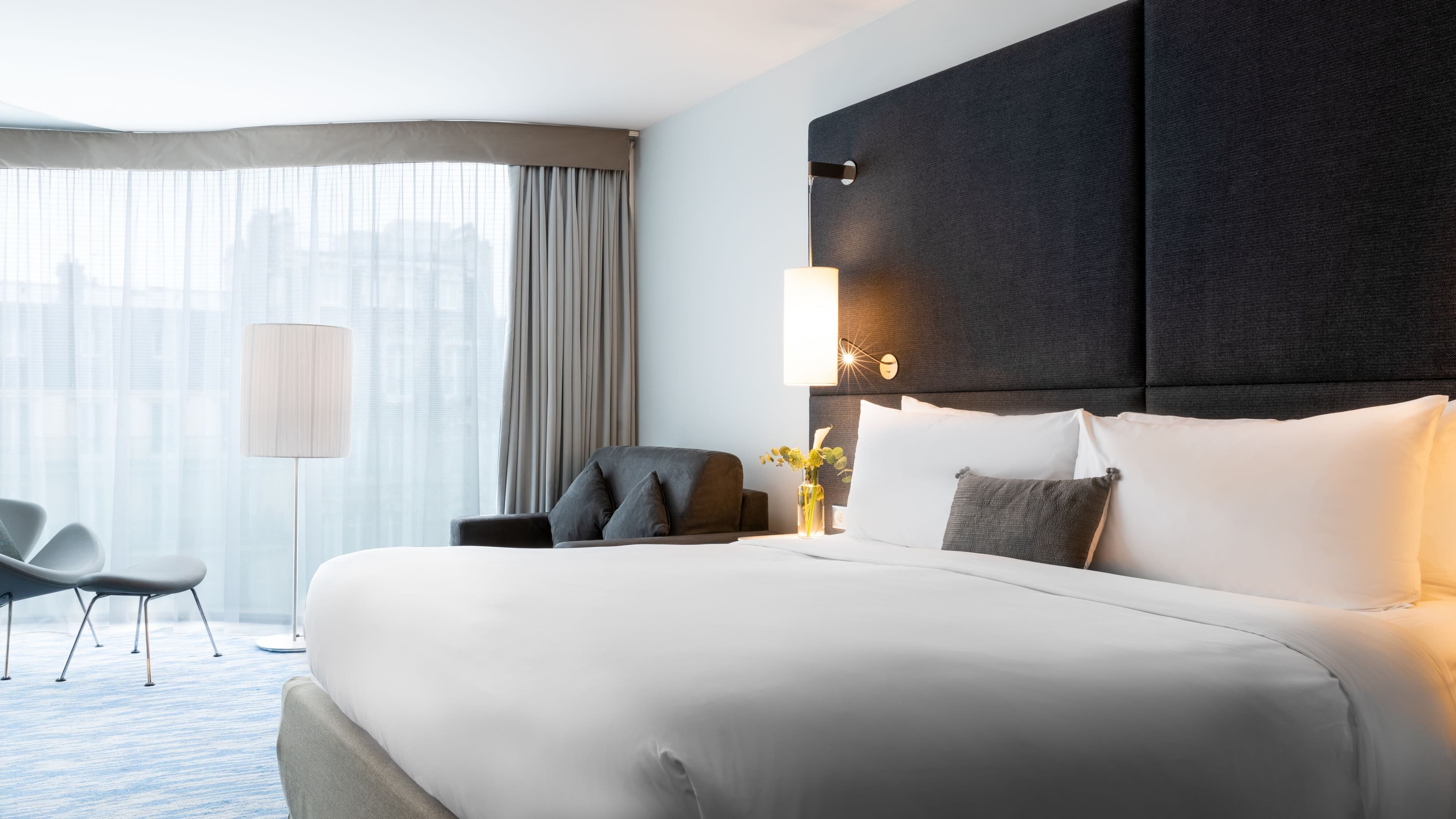 Renaissance Paris Arc de Triomphe Hotel - Image 5