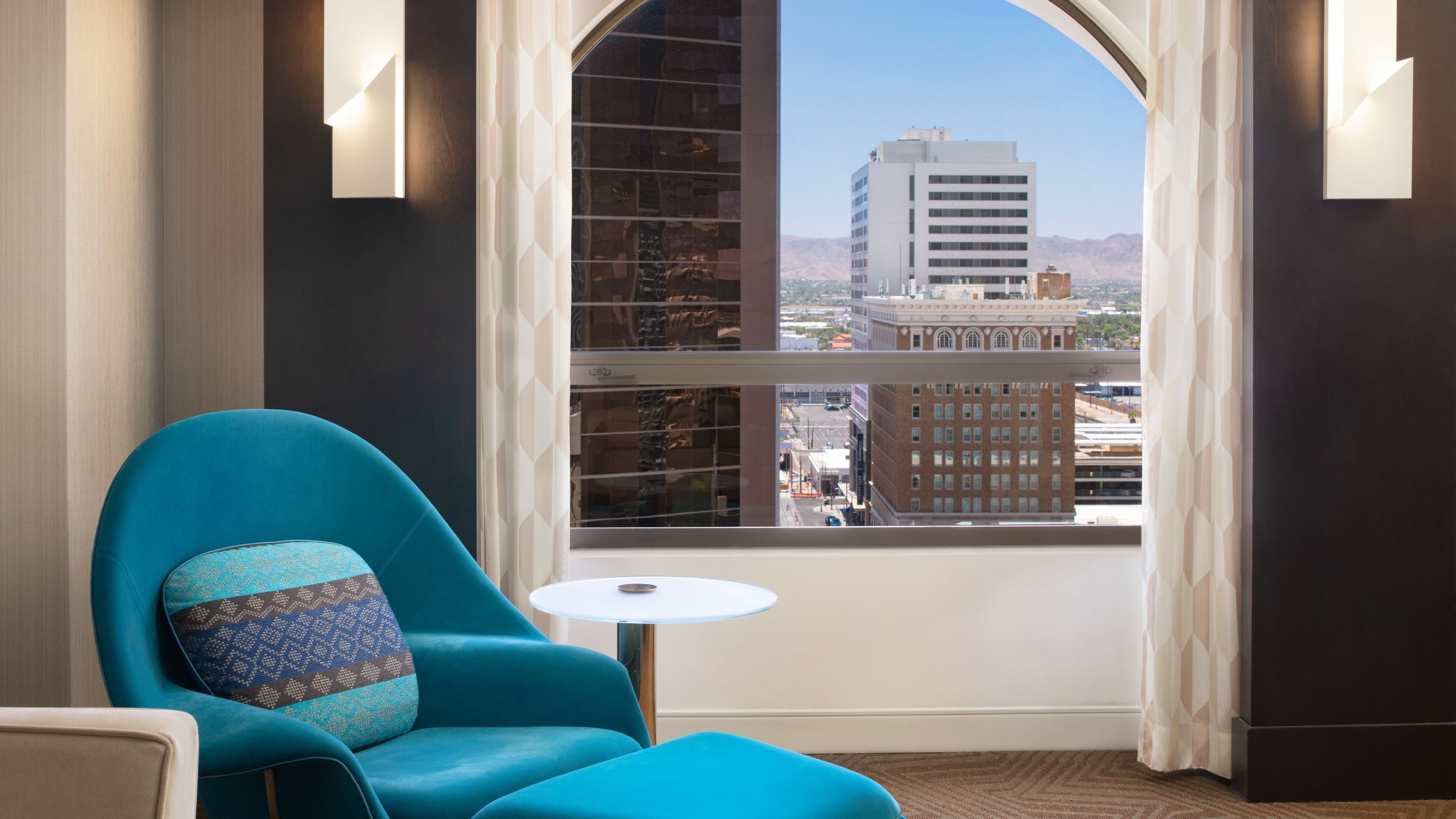 Renaissance Phoenix Downtown Hotel — 85