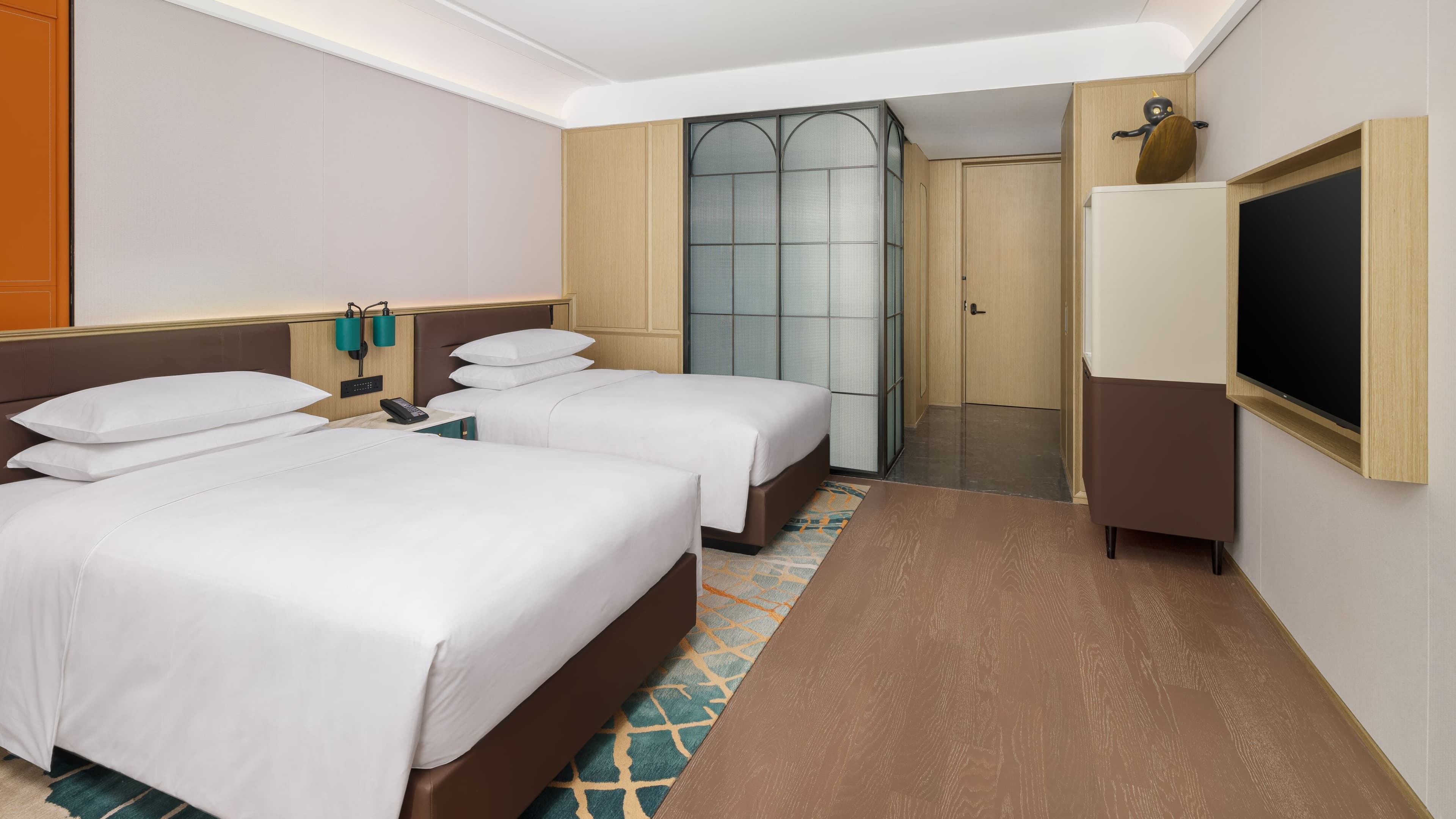 Renaissance Qingdao Hotel - Image 3