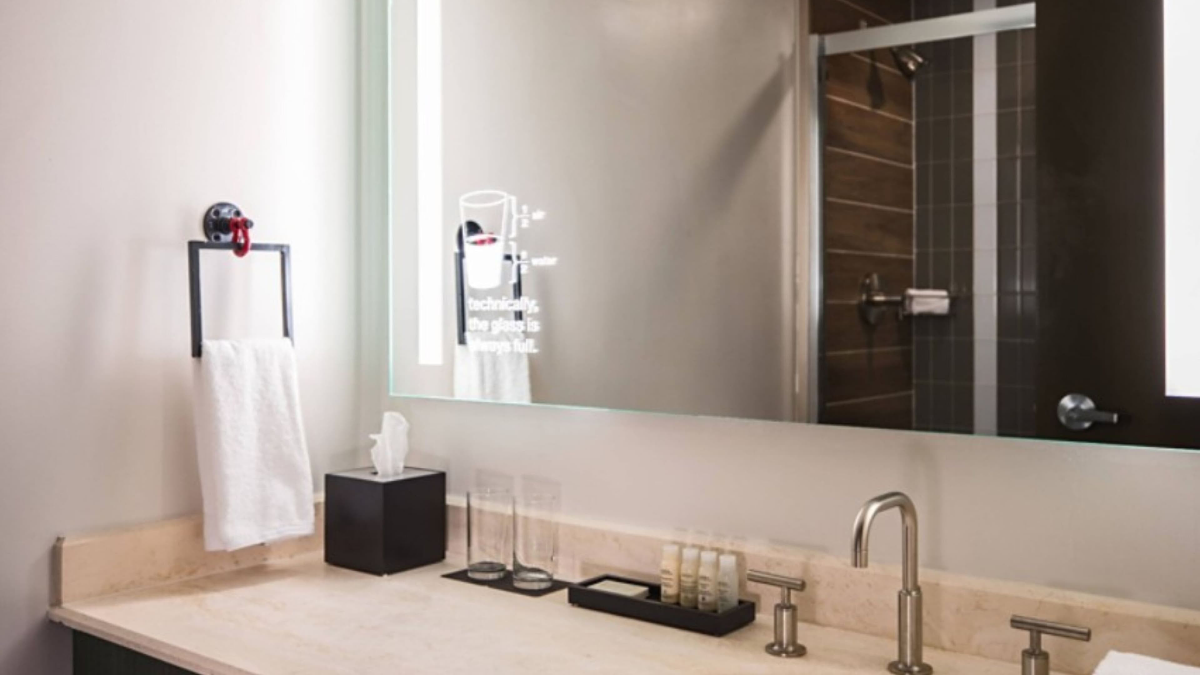 Club lounge access - Image 5