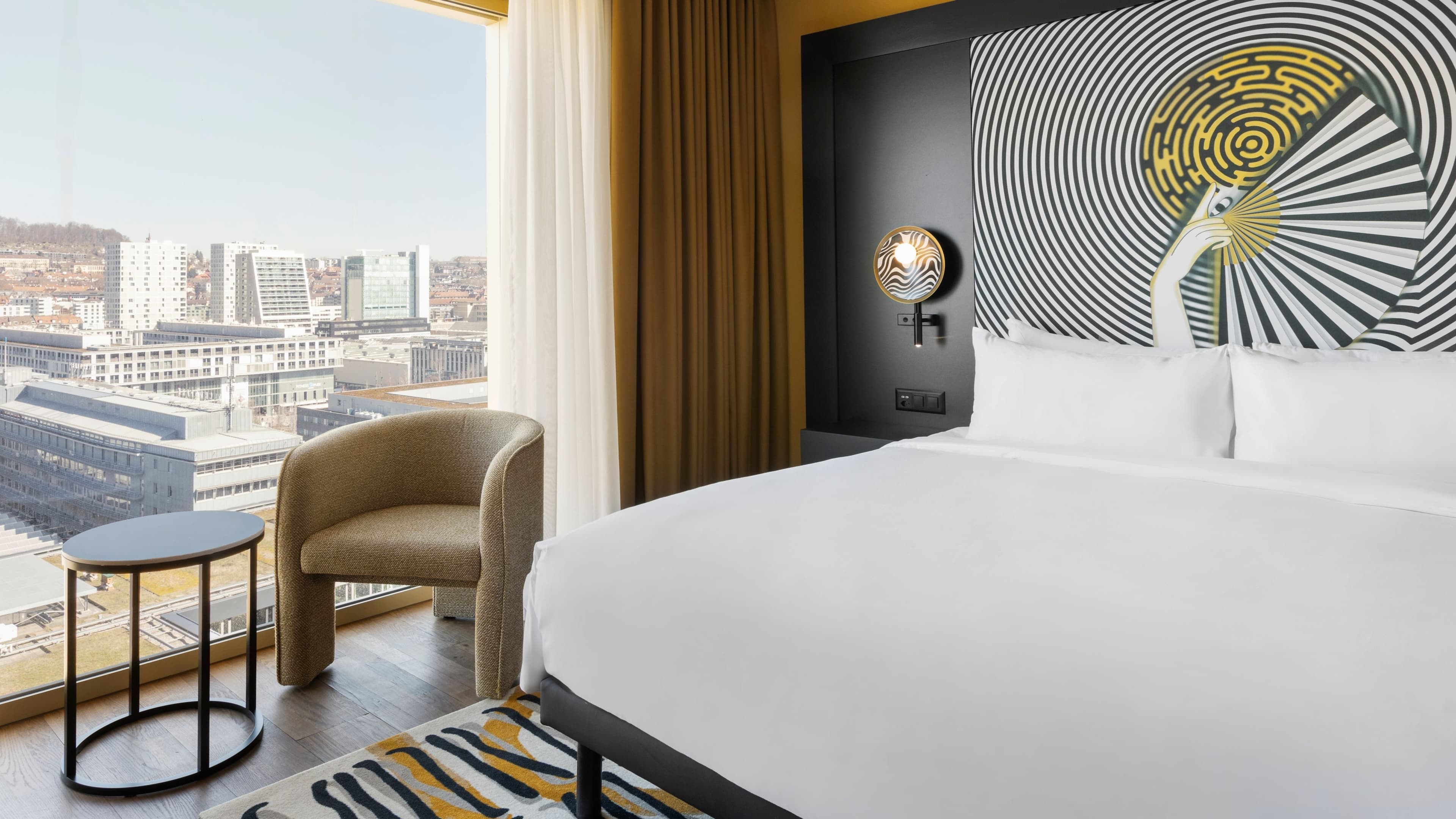 Renaissance Zurich Tower Hotel - Image 3