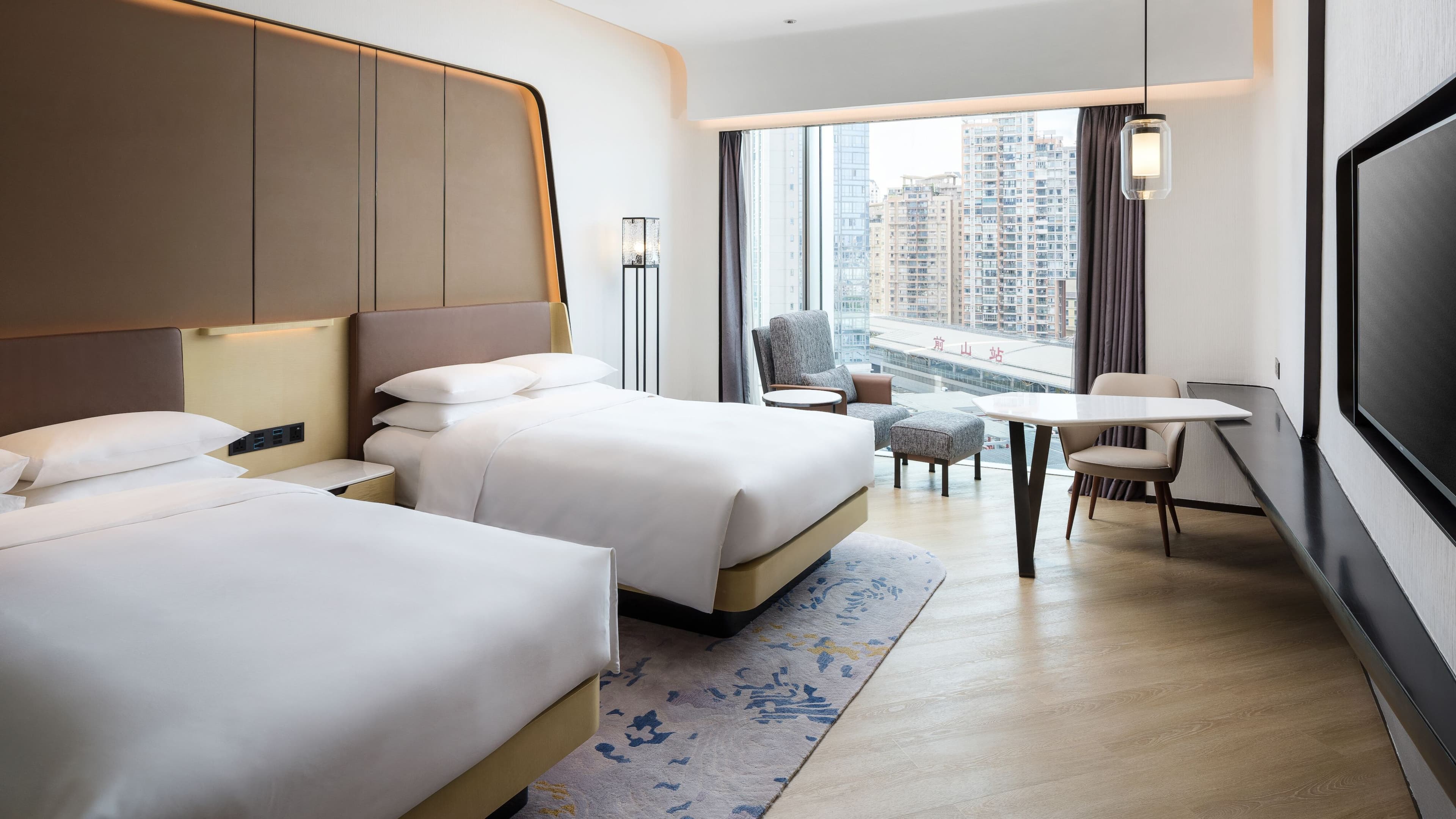 Renaissance Zhuhai Hotel - Image 2
