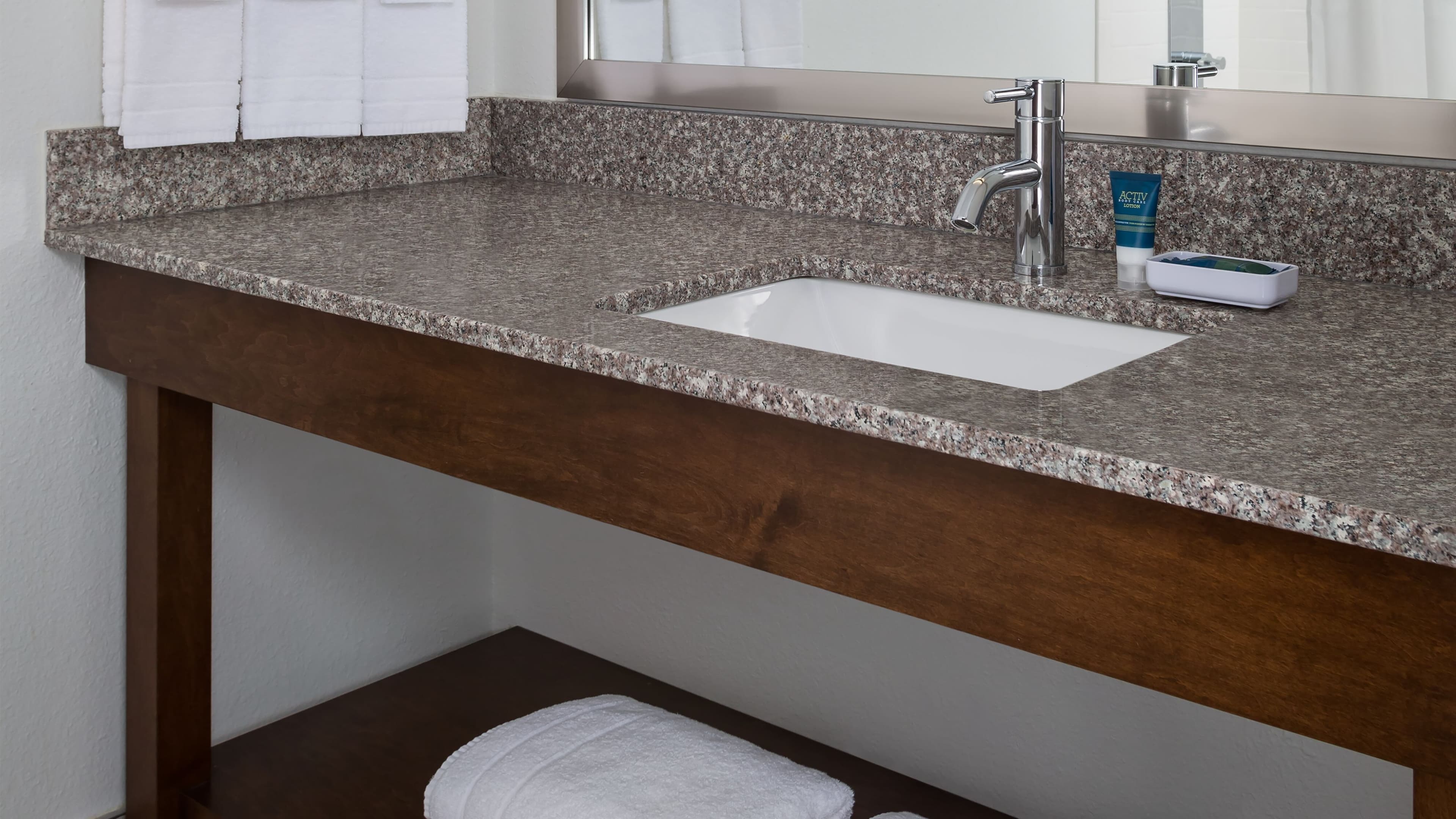 Four Points by Sheraton Buffalo Grove - Image 3