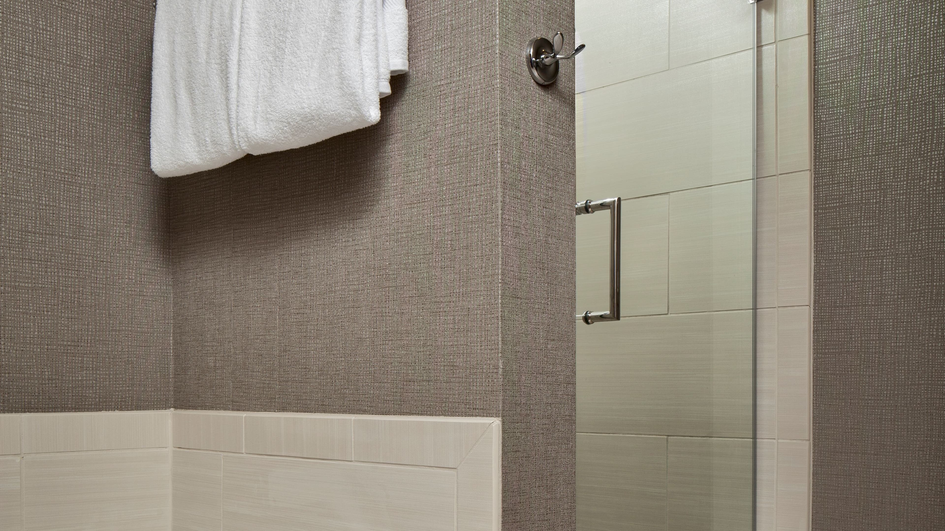 Holiday Inn Express & Suites Chicago O'Hare Airport — 37