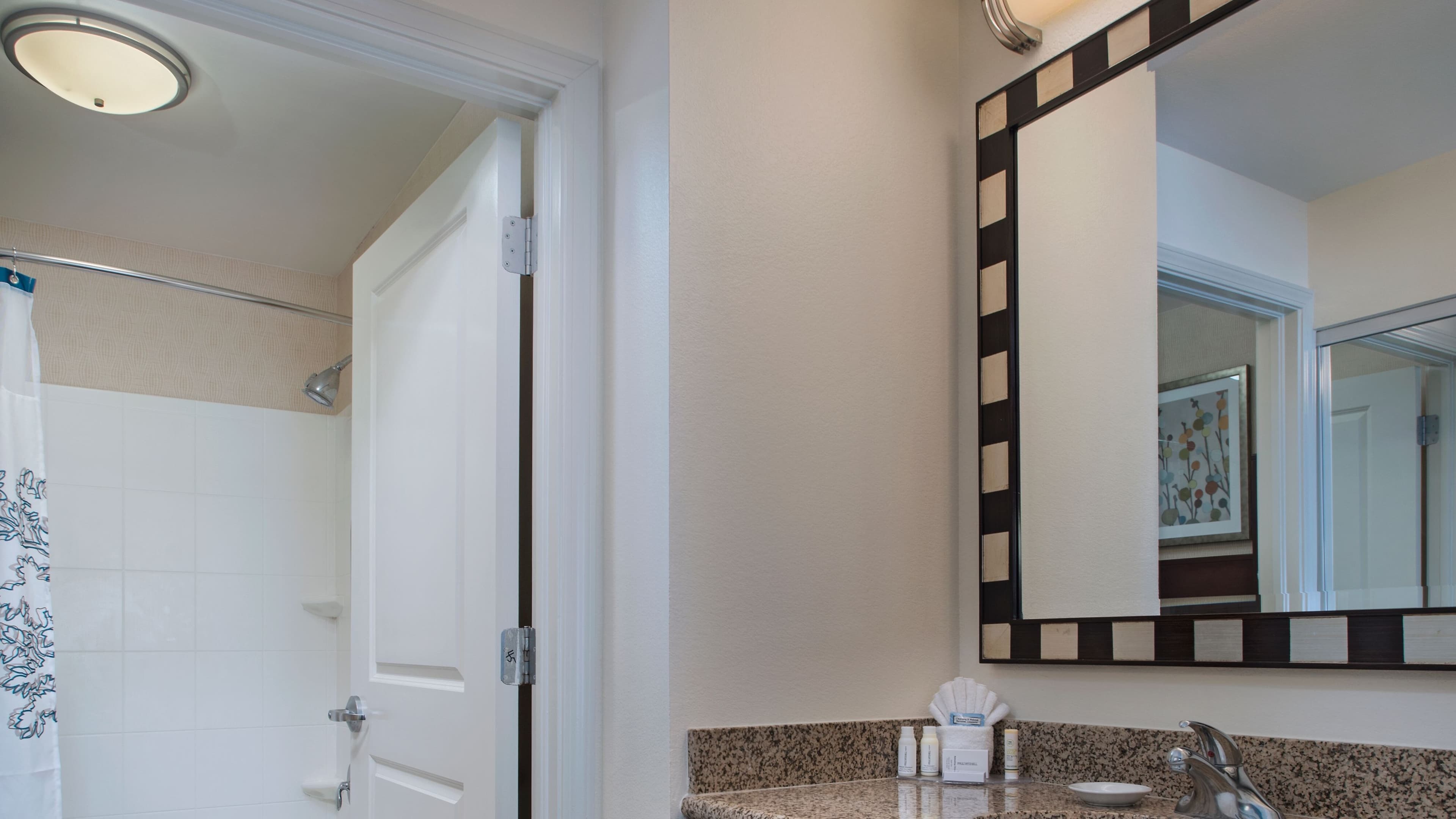 1 Bedroom Suite - Image 5