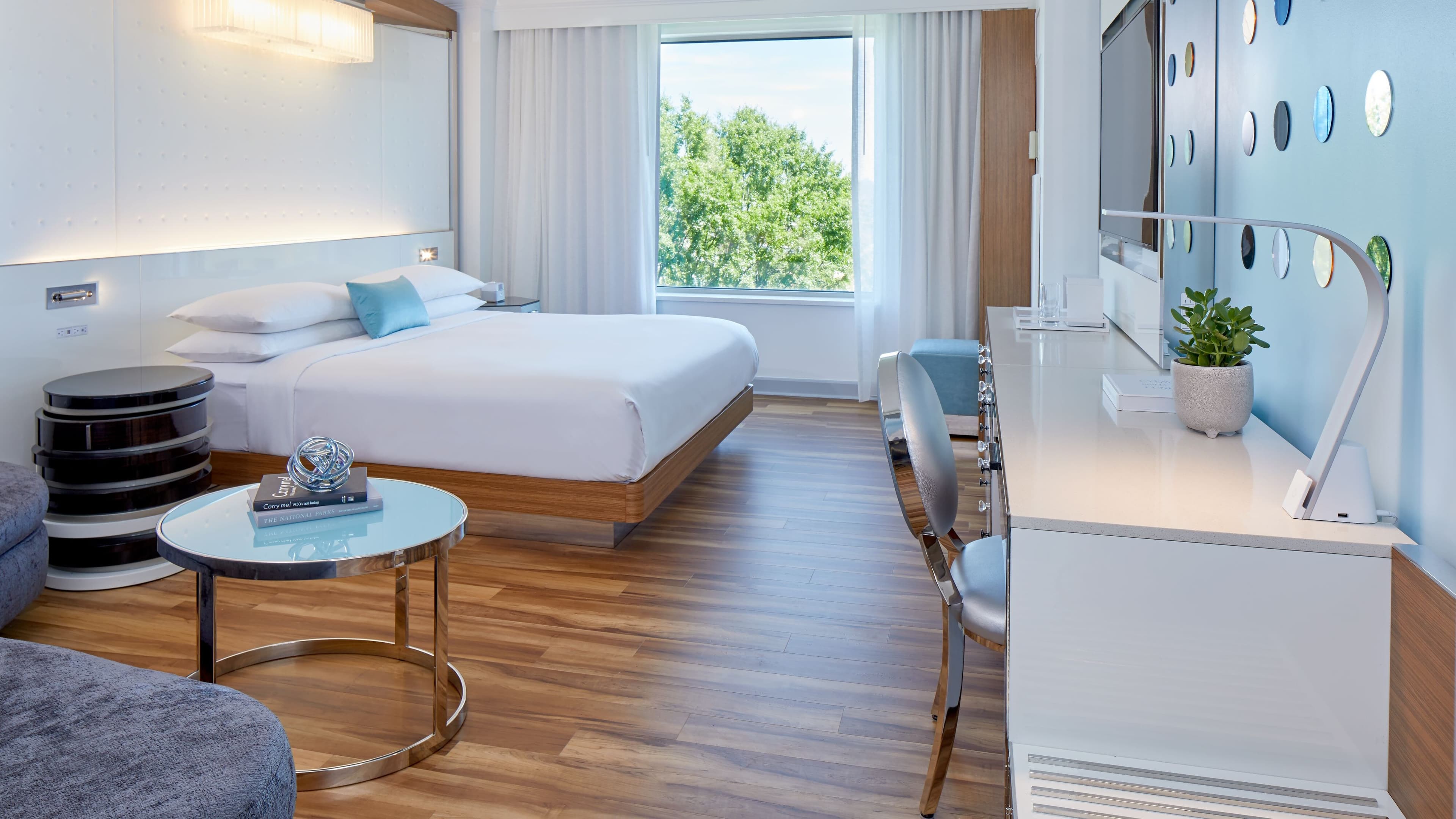 Renaissance Charlotte SouthPark Hotel - Image 2
