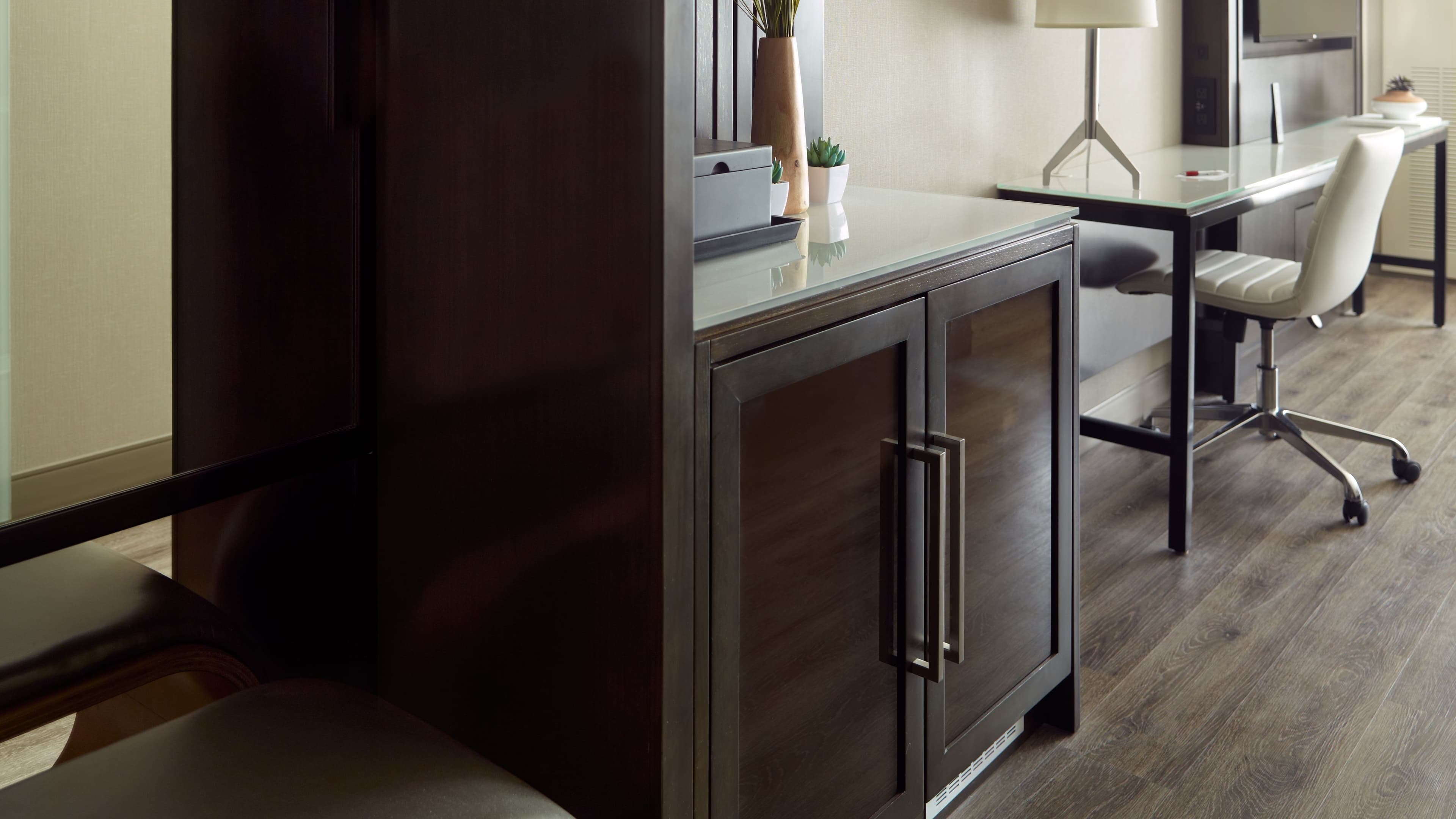 Queen/Queen Guestroom - Image 6