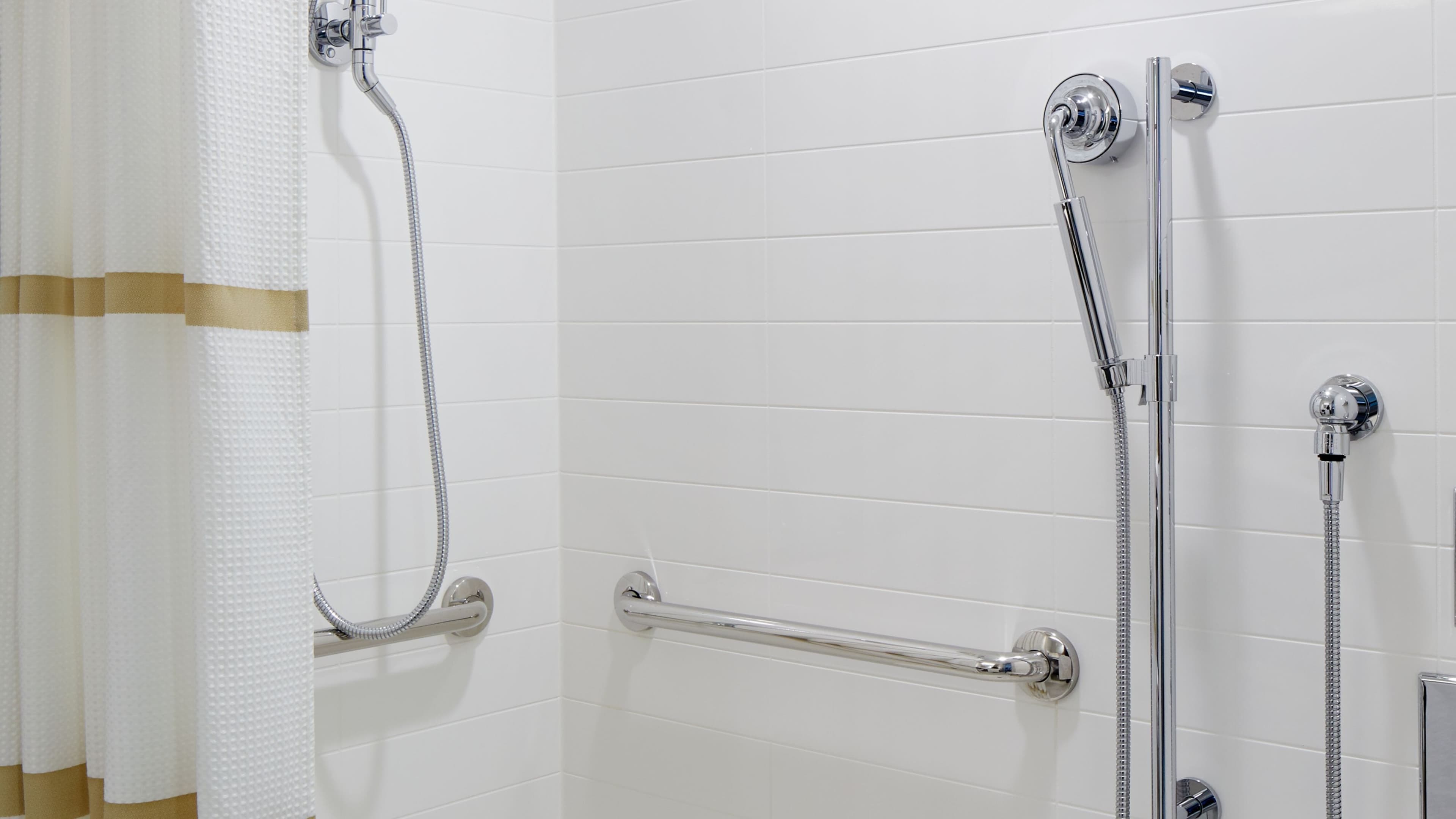 Holiday Inn Express & Suites Columbus - Worthington — 13