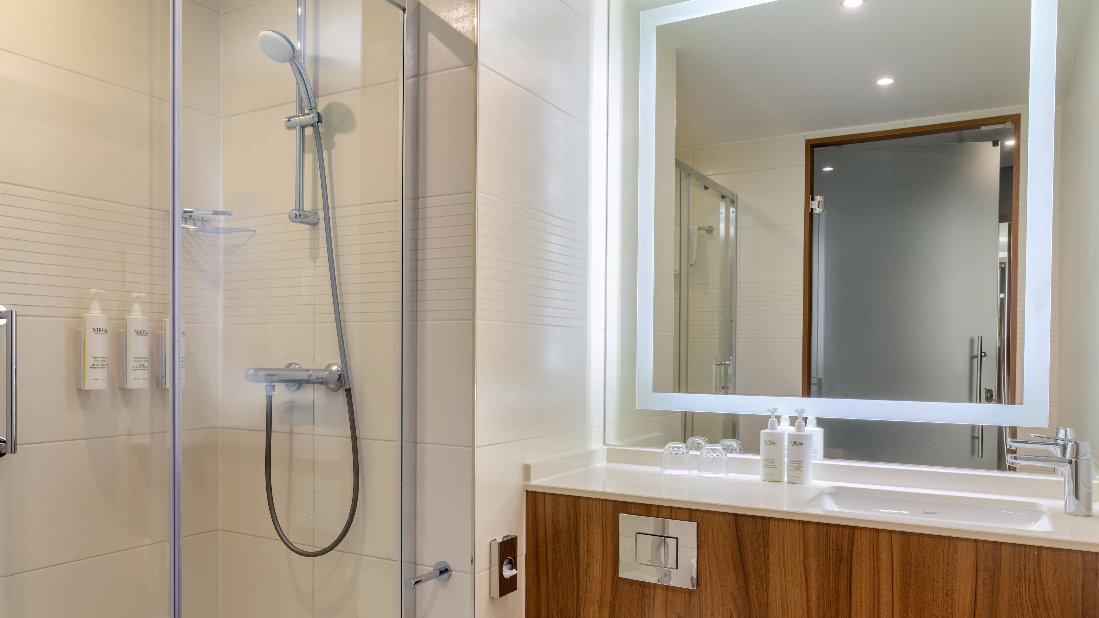 Standard King Room - Image 5