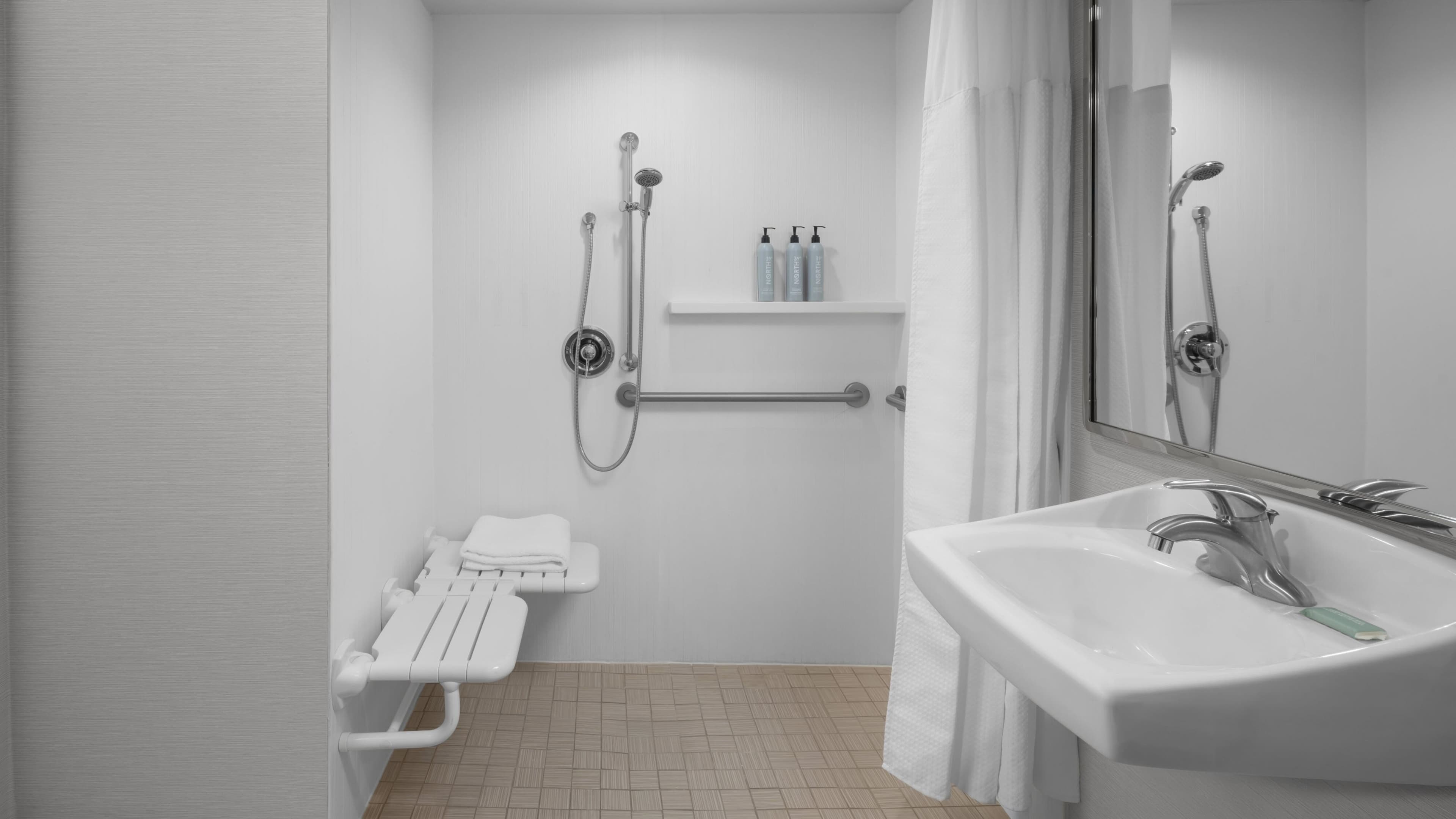 Newly Renovated 1 King - Image 12