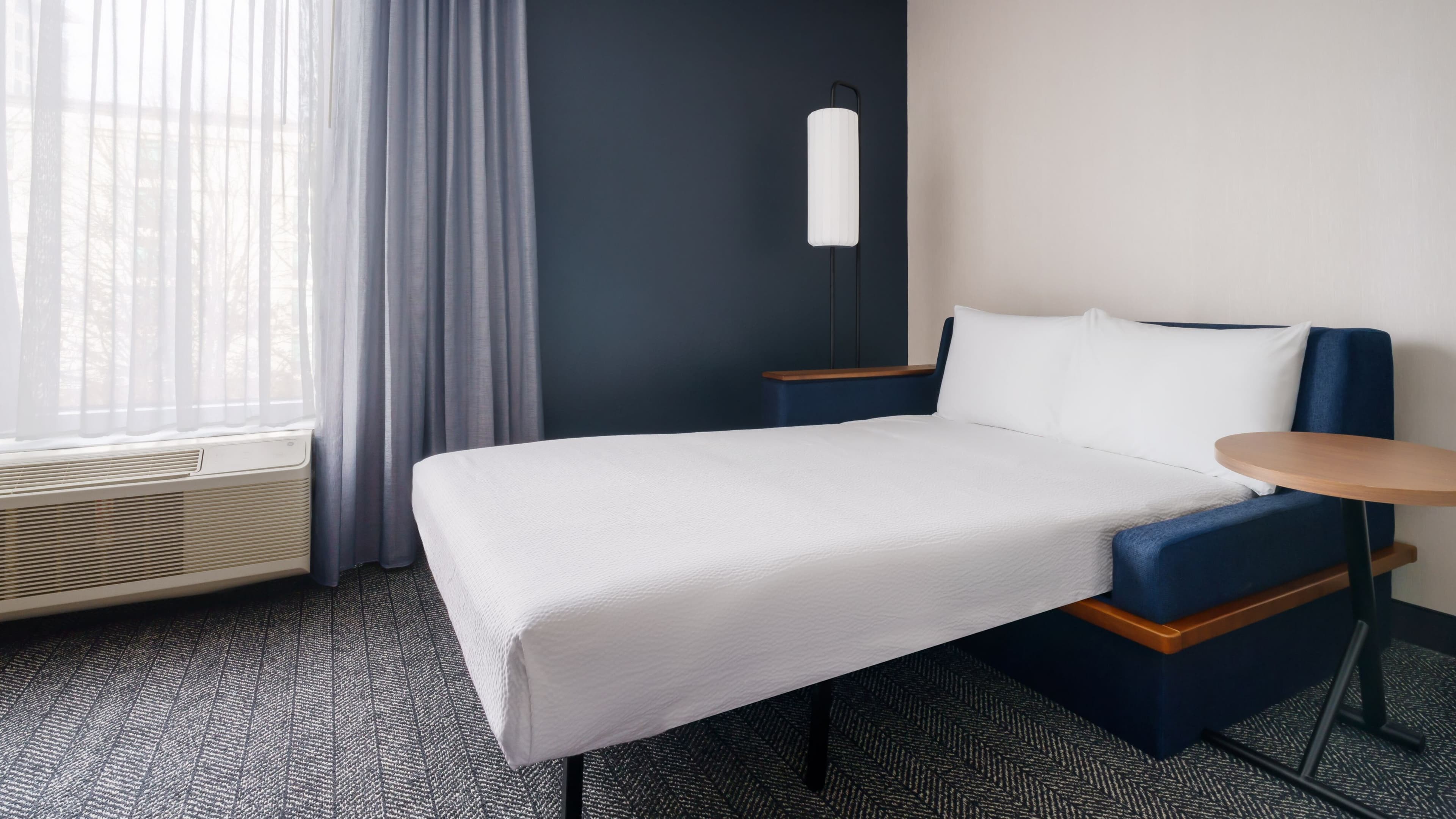 Newly Renovated 1 King - Image 7