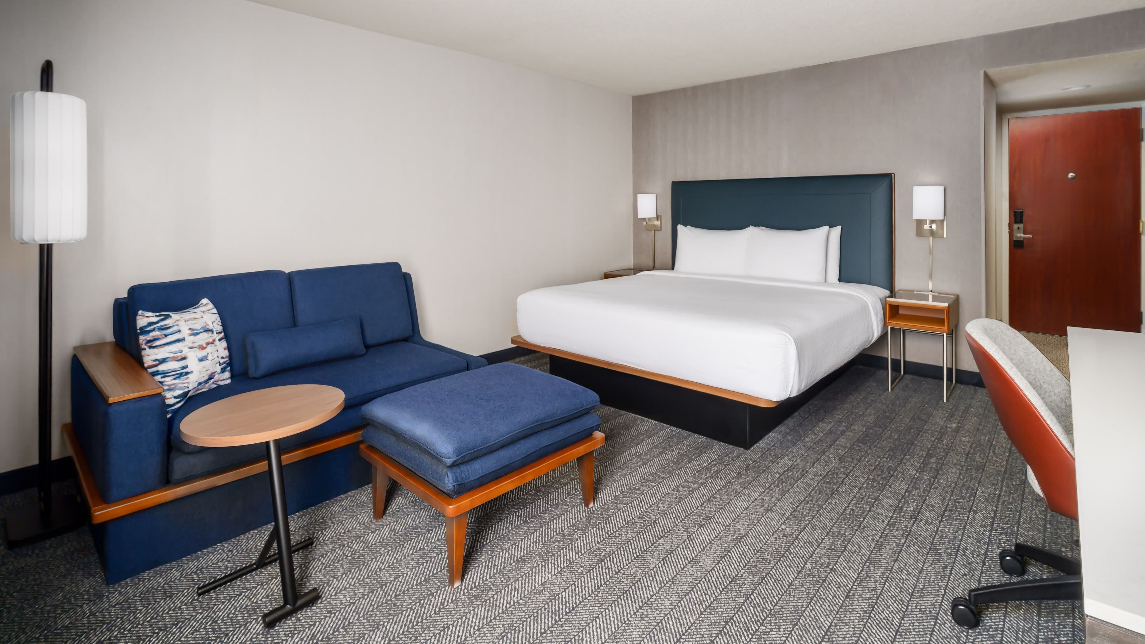 Newly Renovated 1 King - Image 2