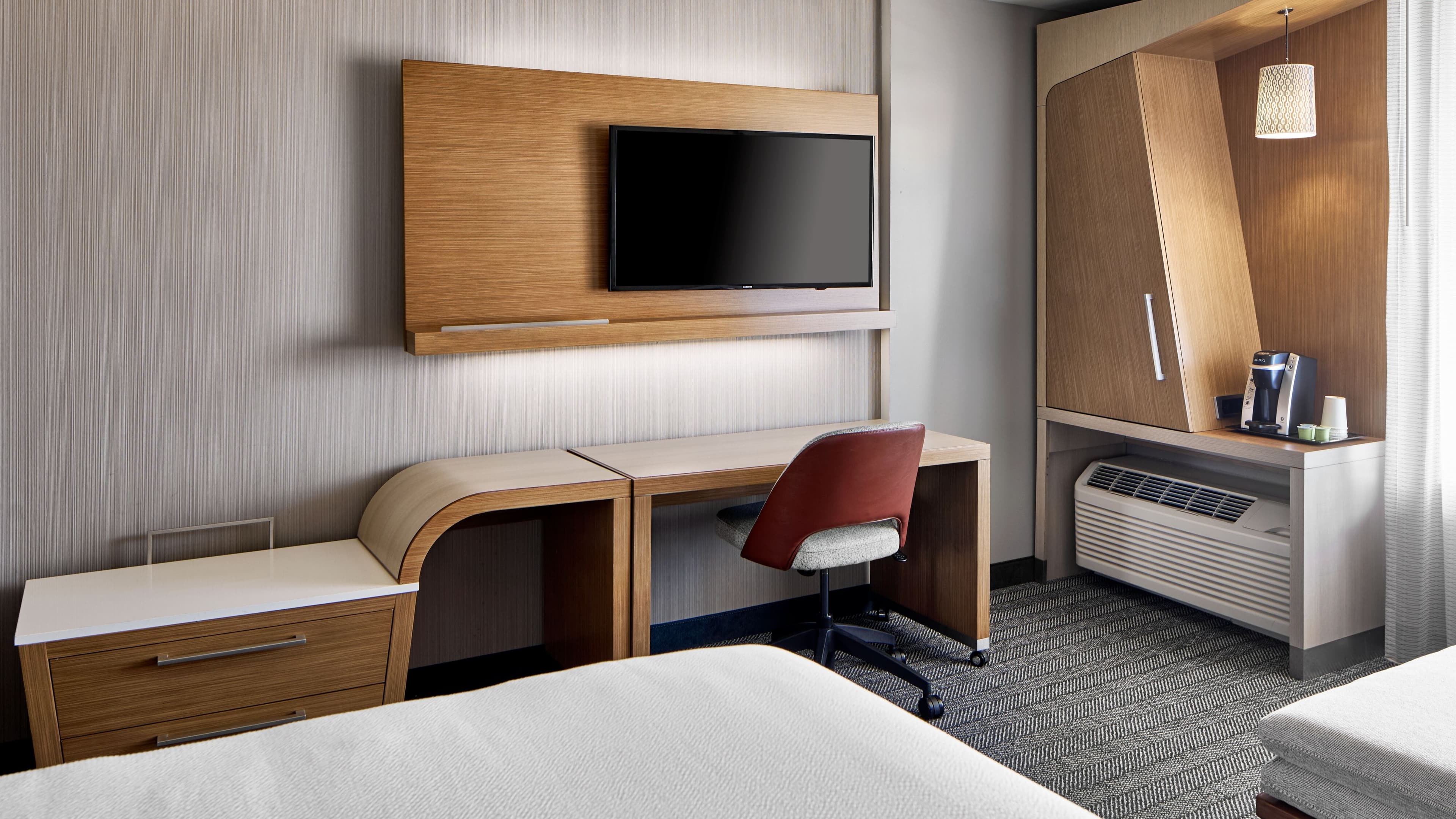 Holiday Inn Atlanta-Gas South Arena Area — 7
