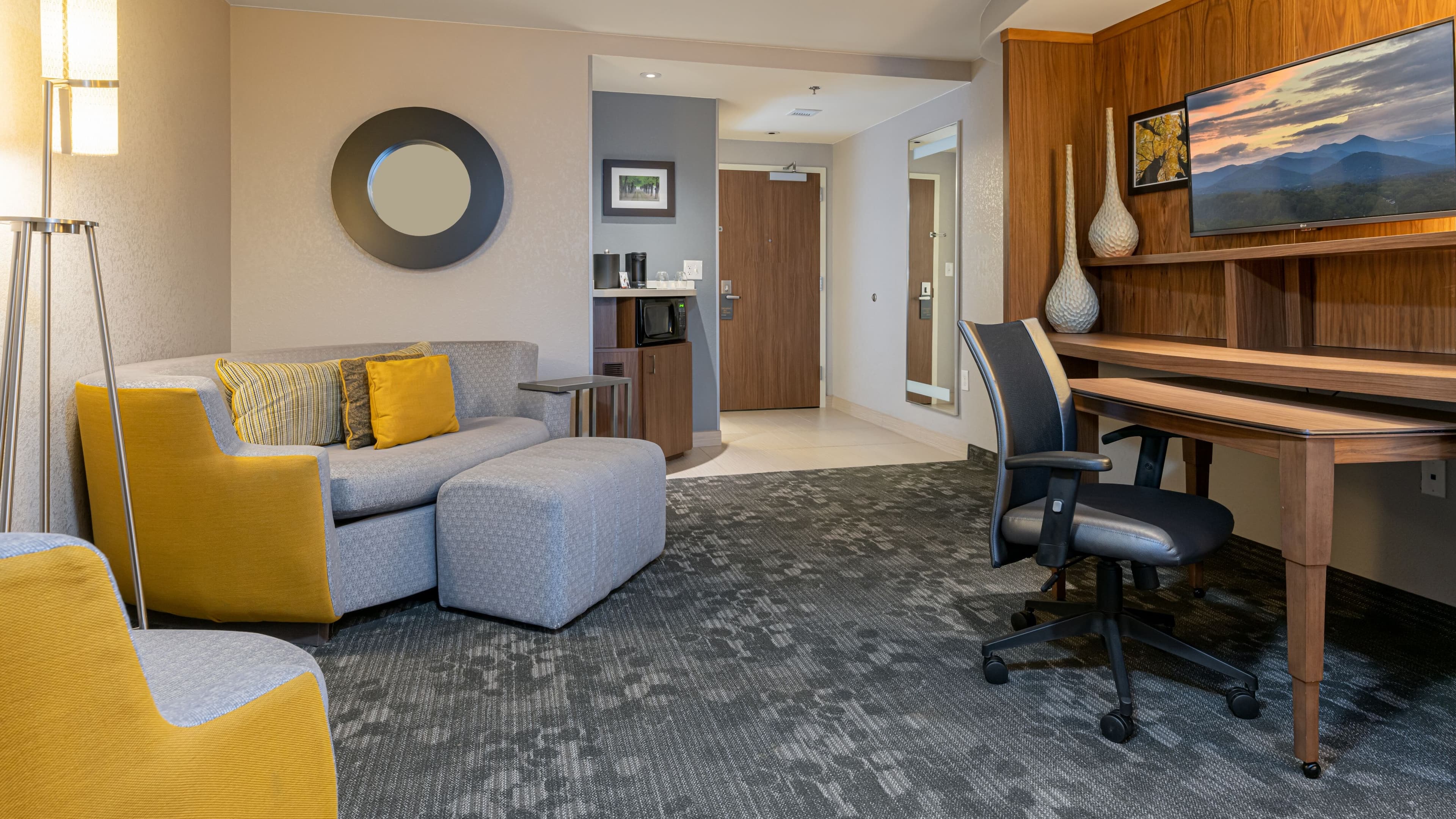 Holiday Inn & Suites Arden - Asheville Airport — 19