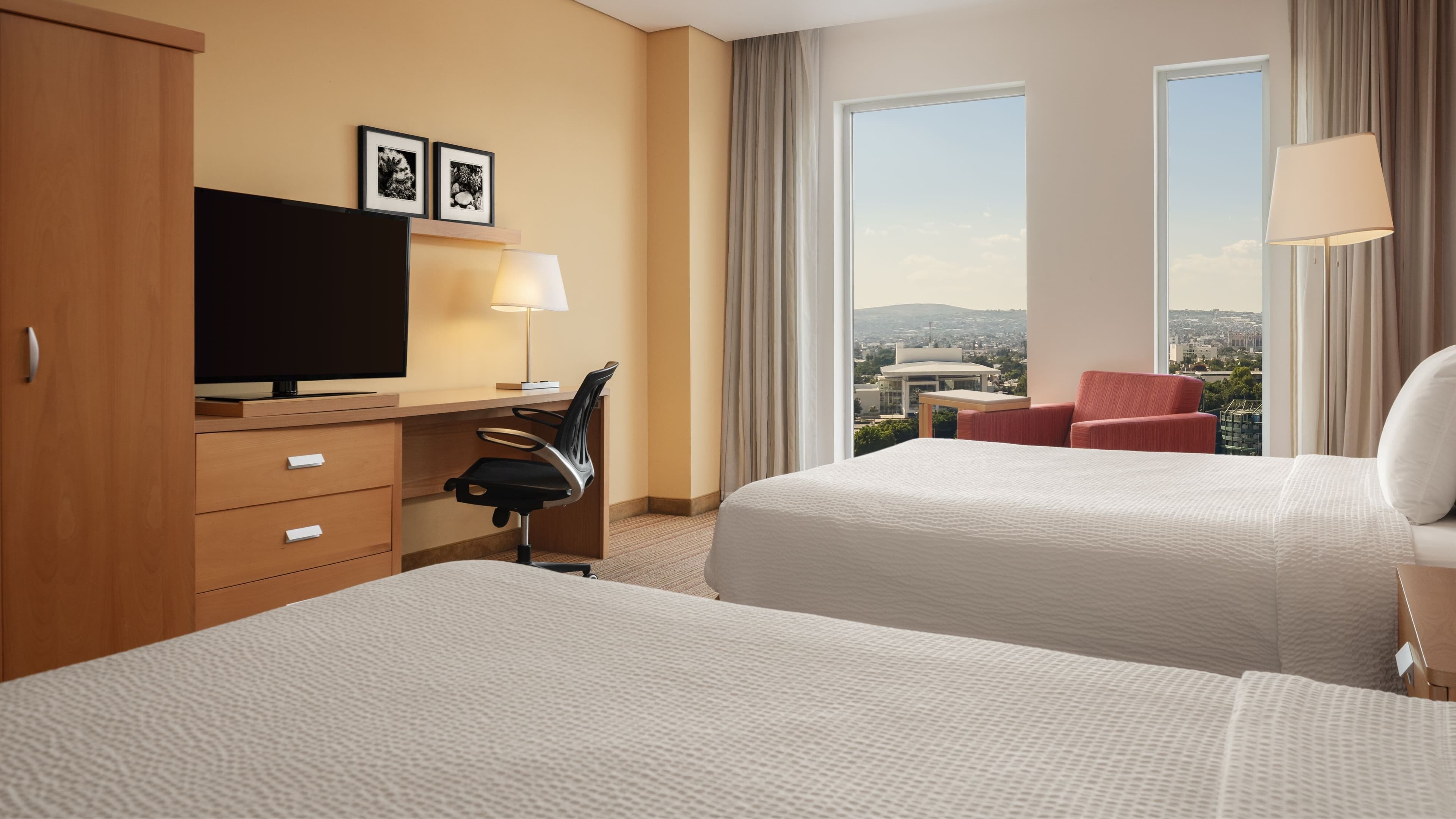 2 Queen beds - Image 5