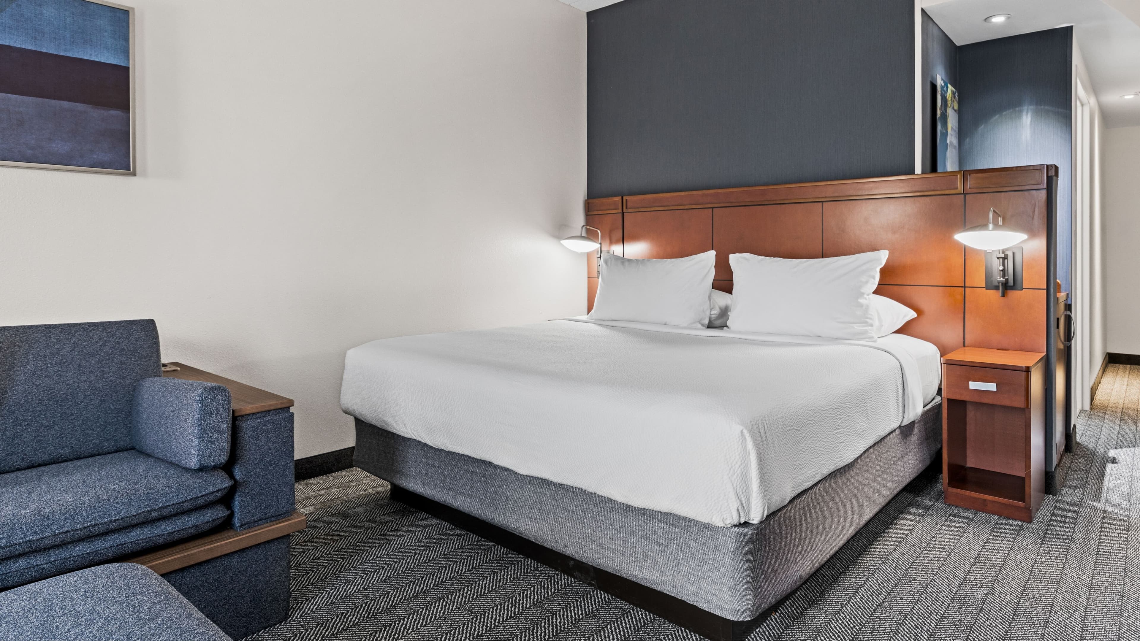 Courtyard Clarksville - Image 3