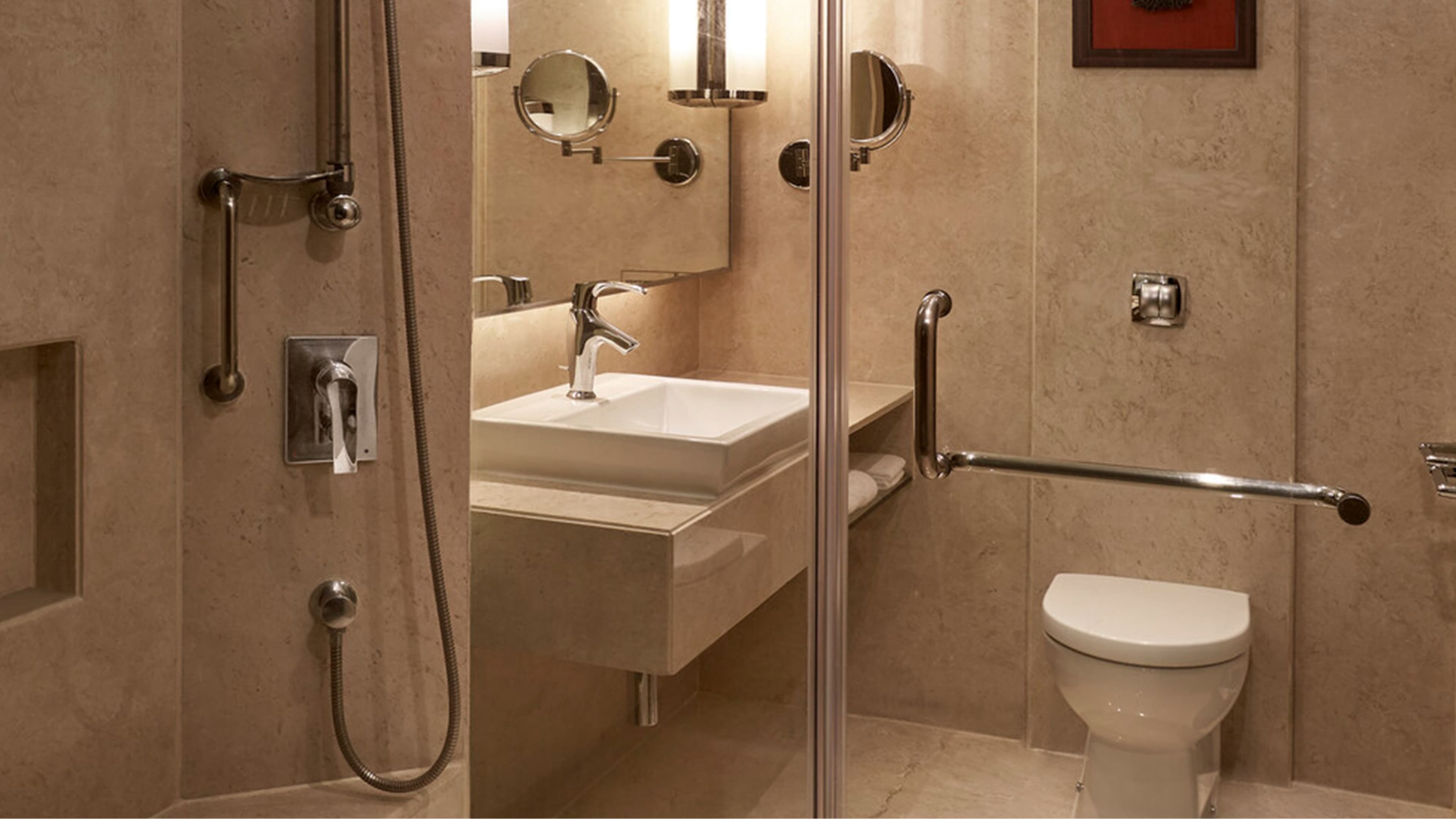 Executive lounge access - Image 2