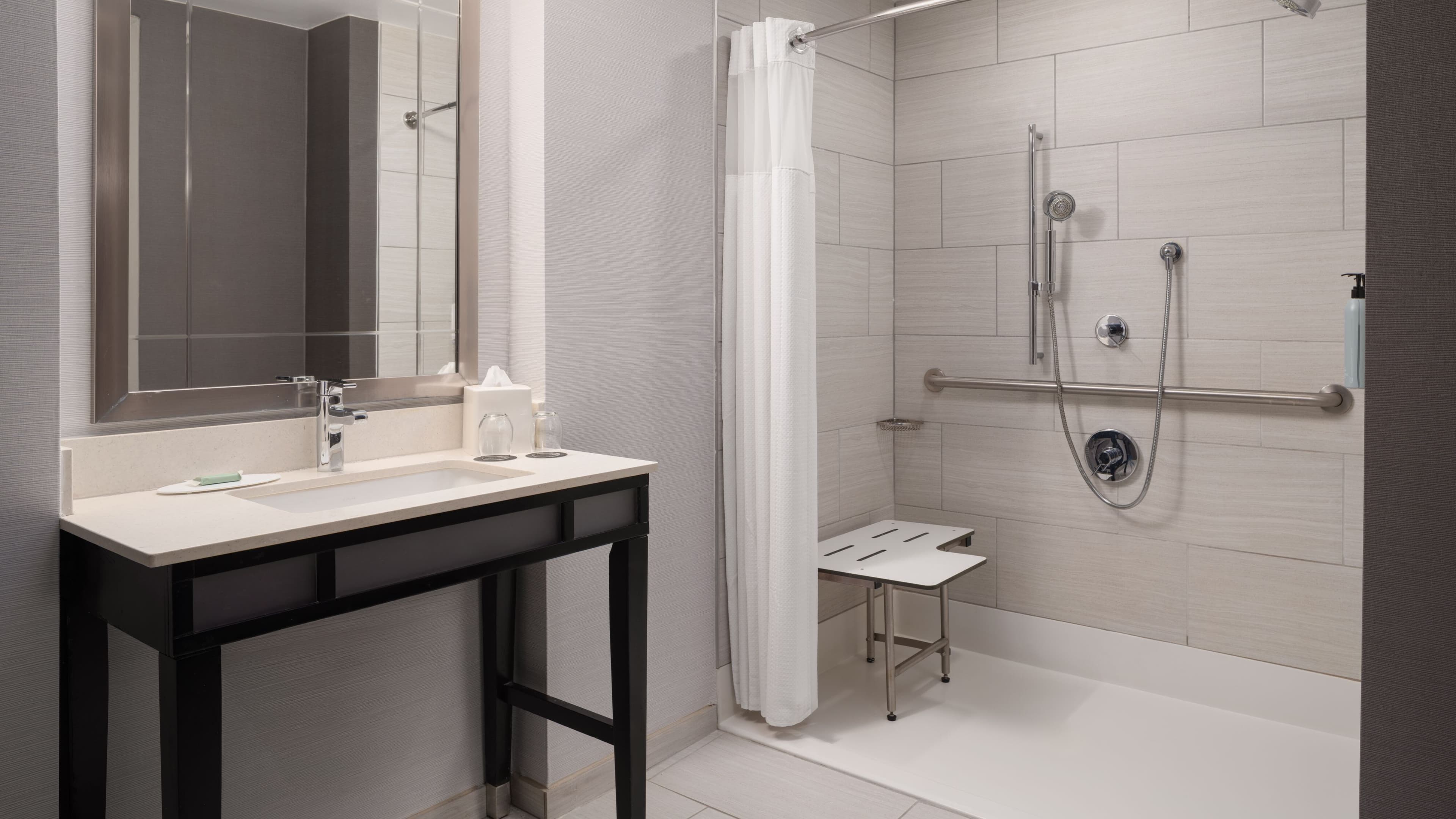 1 King Bed - Image 8