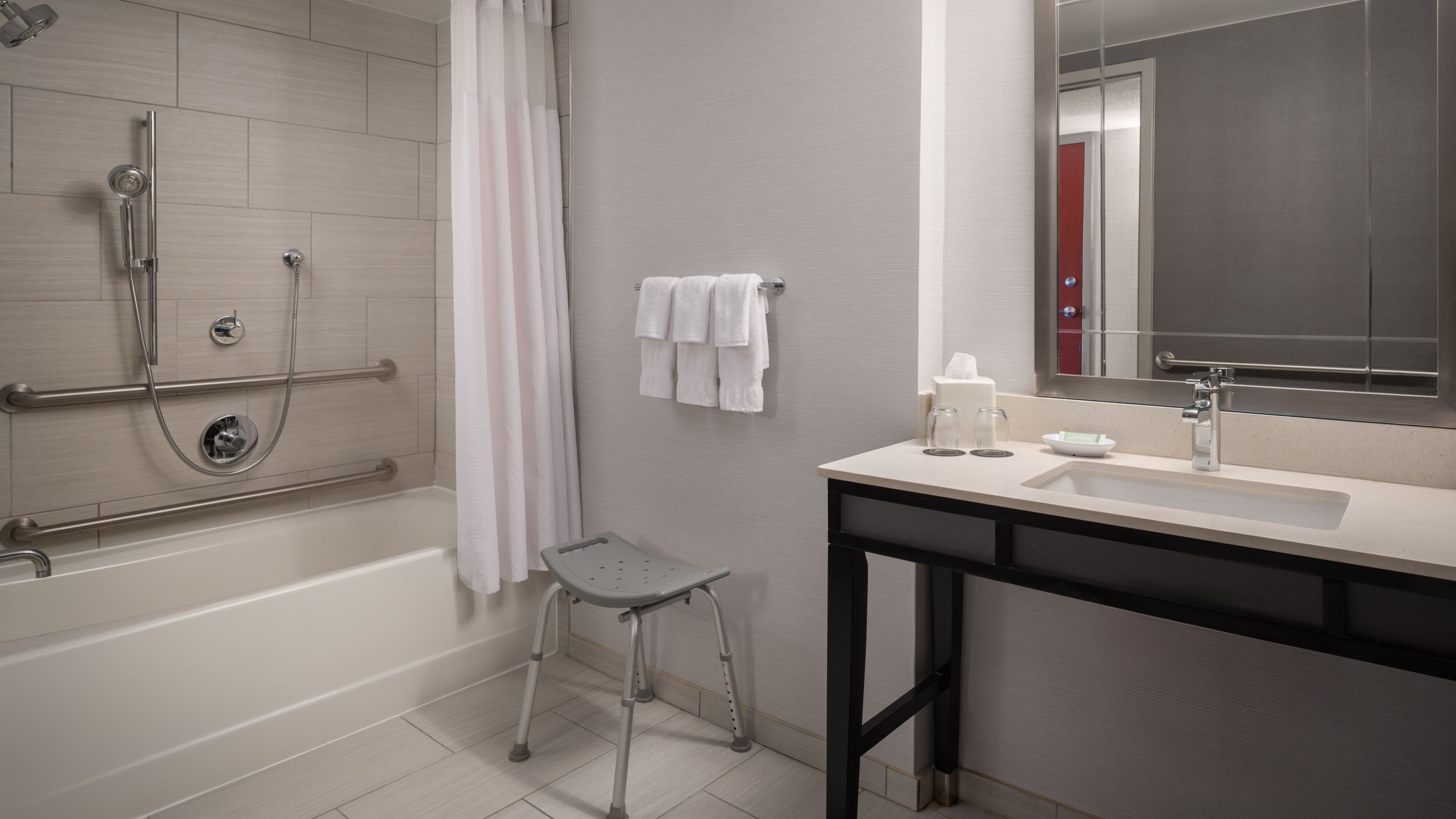 1 King Bed - Image 6