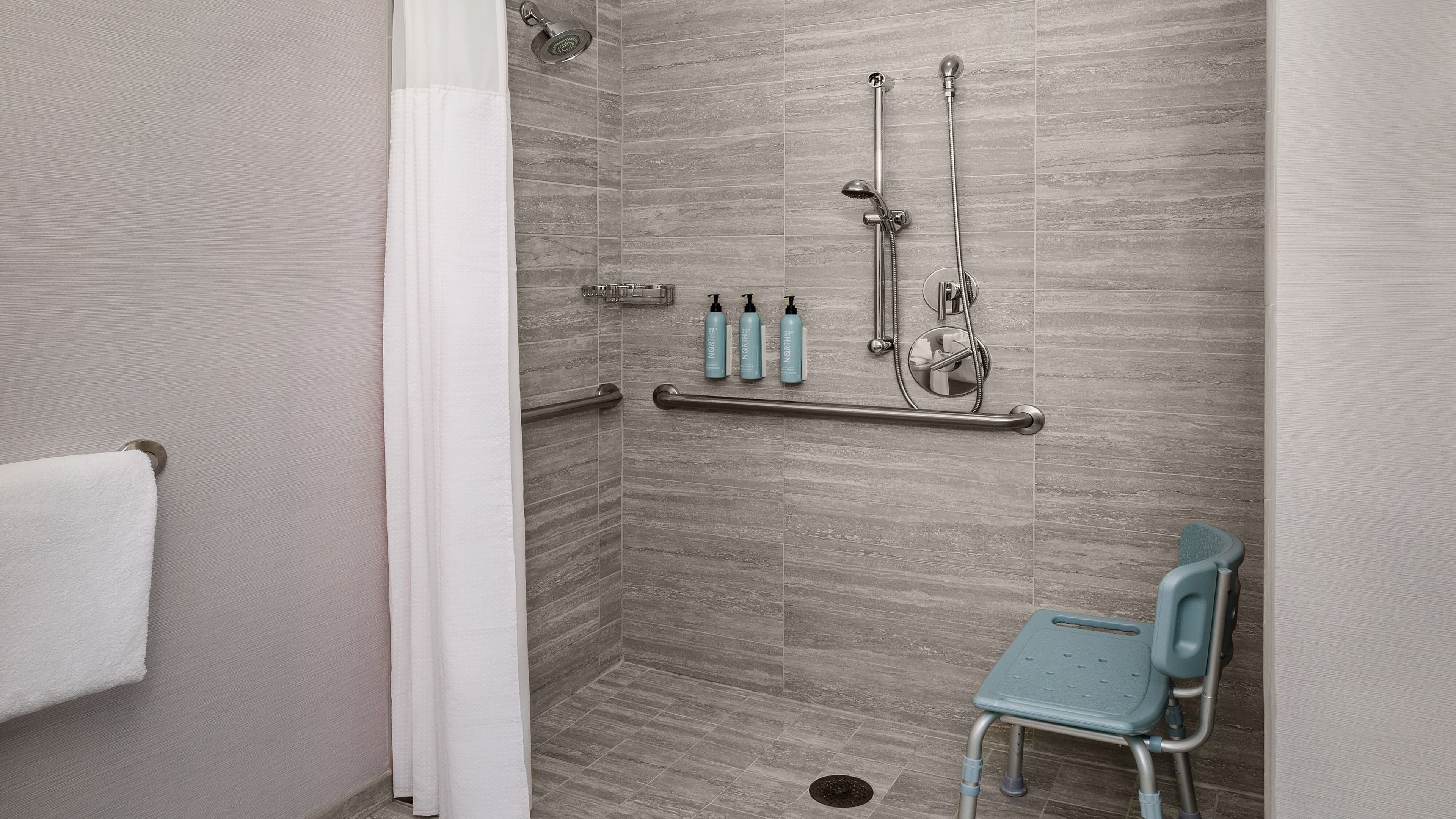 Tremont King Room - Image 7