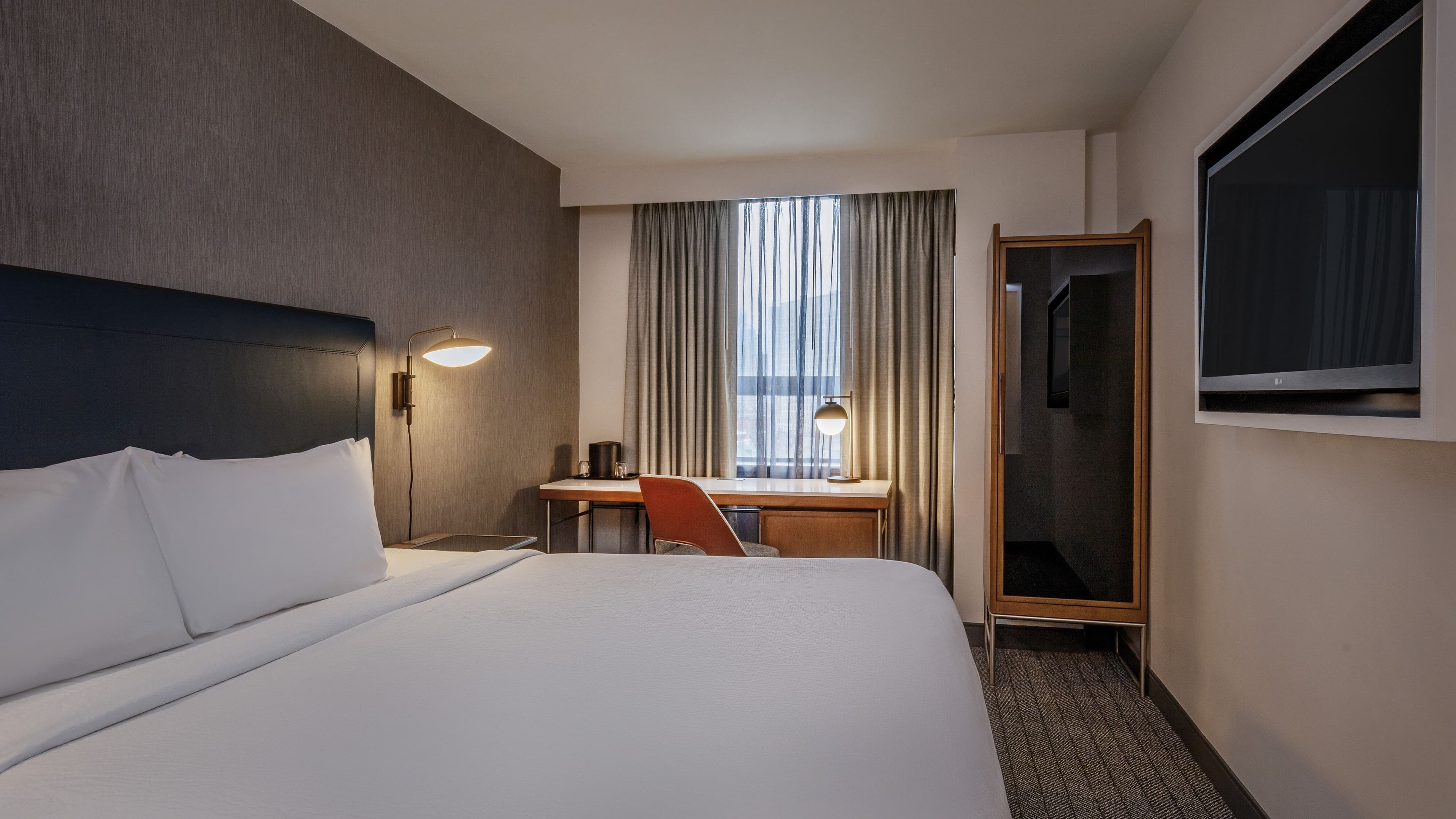 Tremont King Room - Image 1