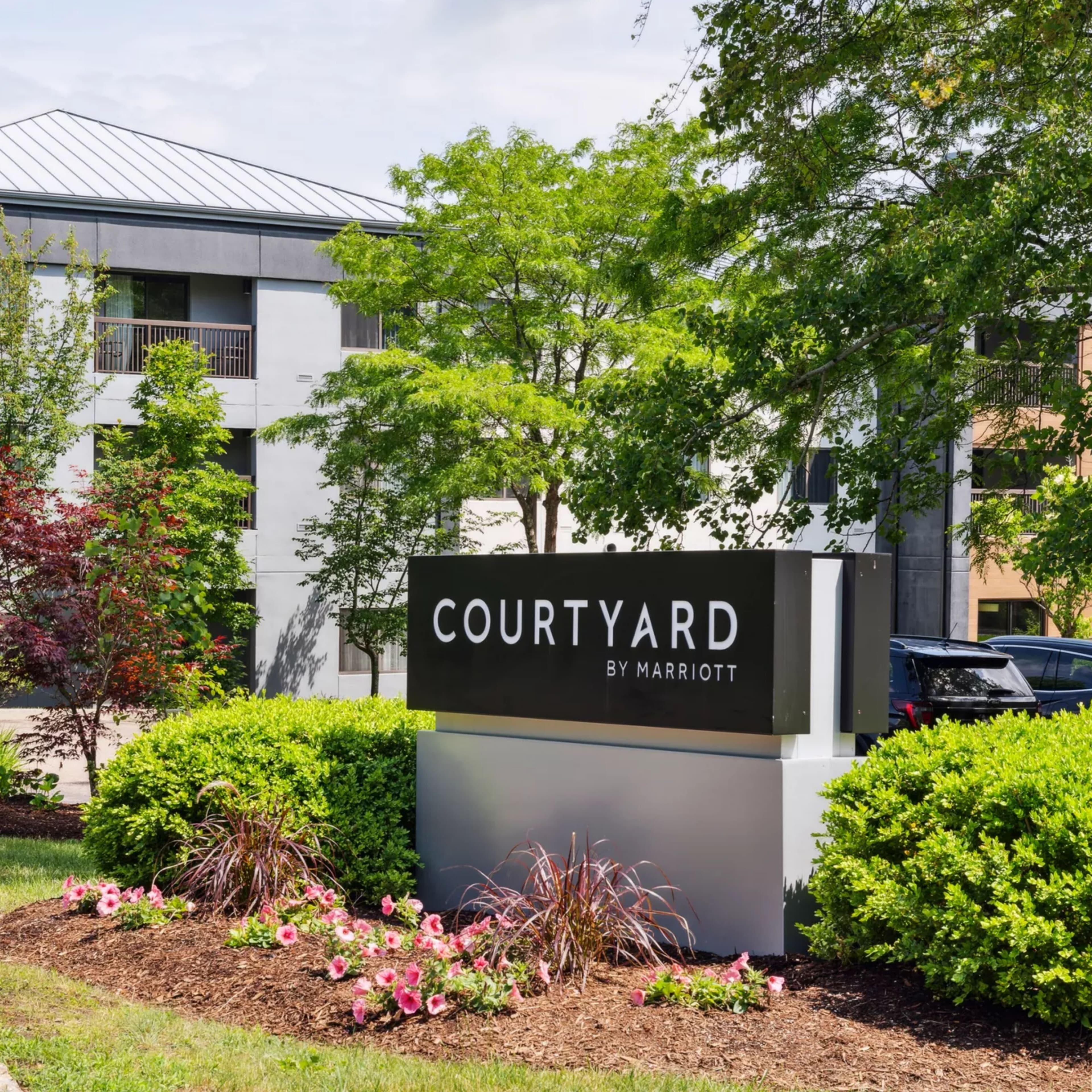 Courtyard Burlington Williston - Image 1
