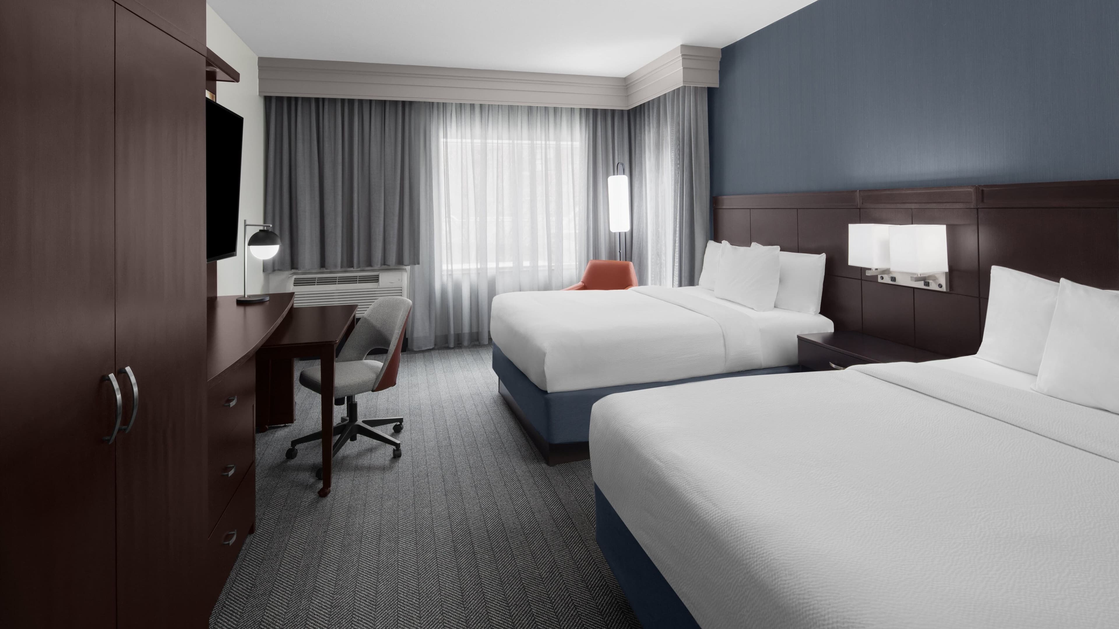 2 Queens Guest Room - Image 2