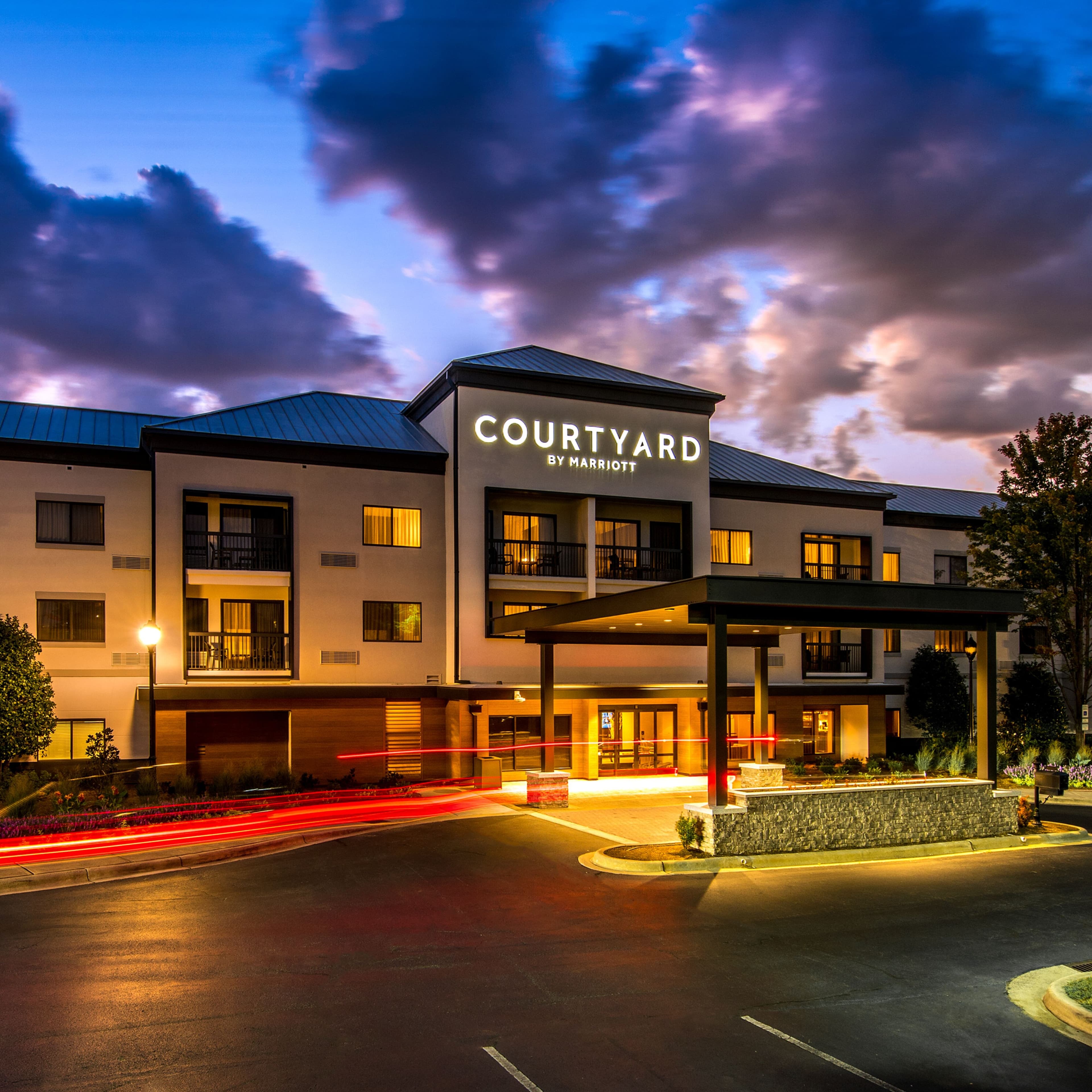 Courtyard Charlotte Ballantyne - Image 1