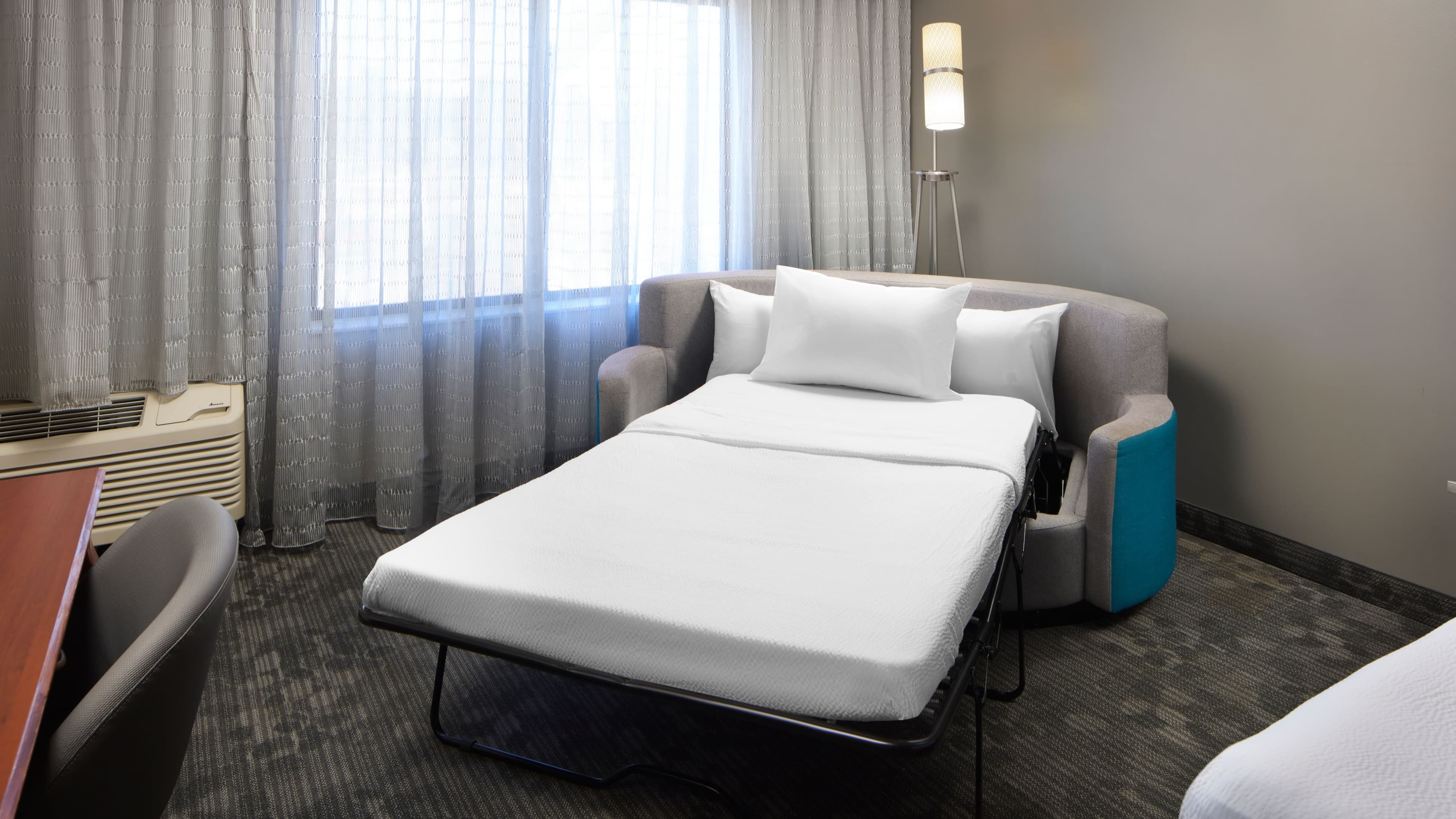 Courtyard Newark Granville - Image 3