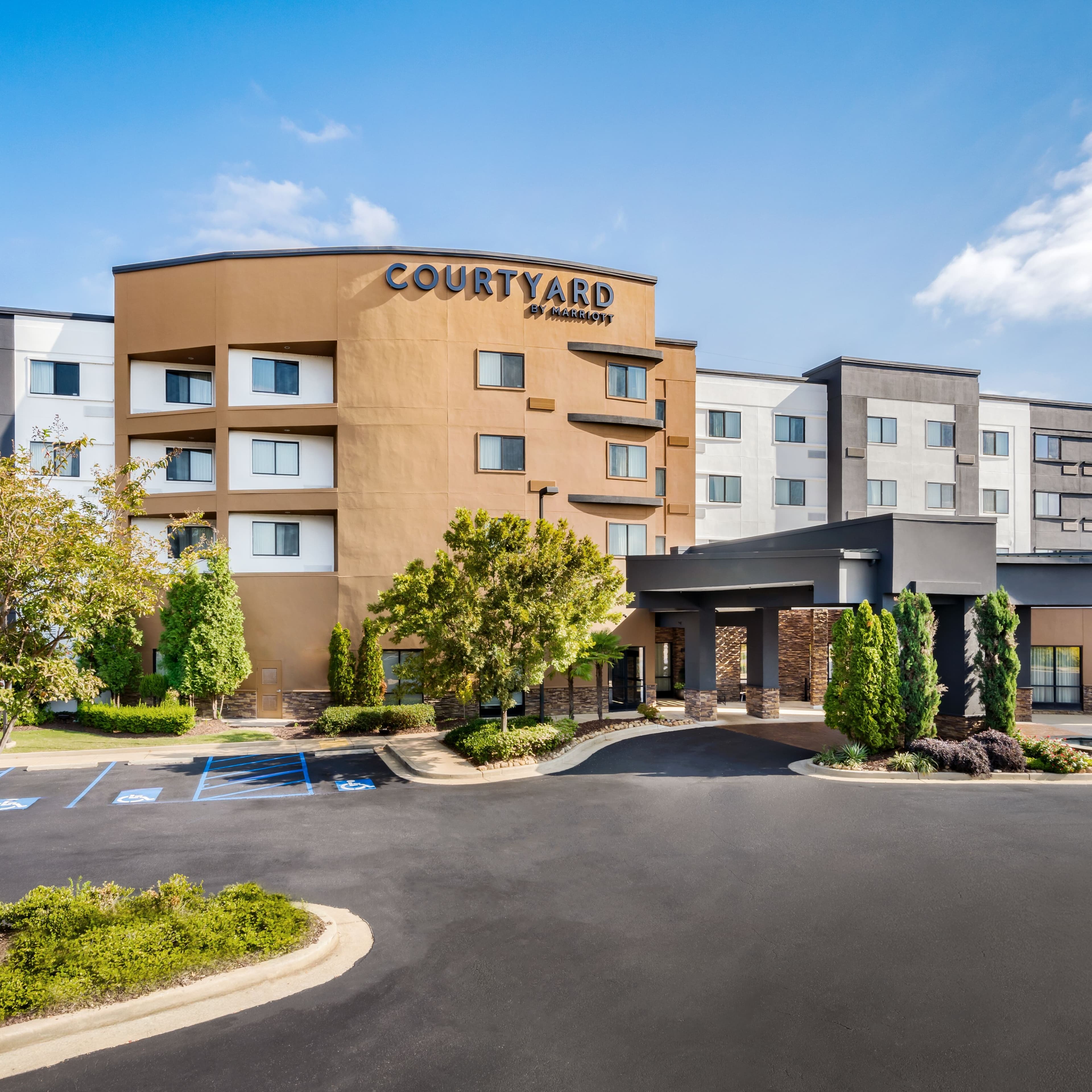 Courtyard Columbus Phenix City/Riverfront - Image 1