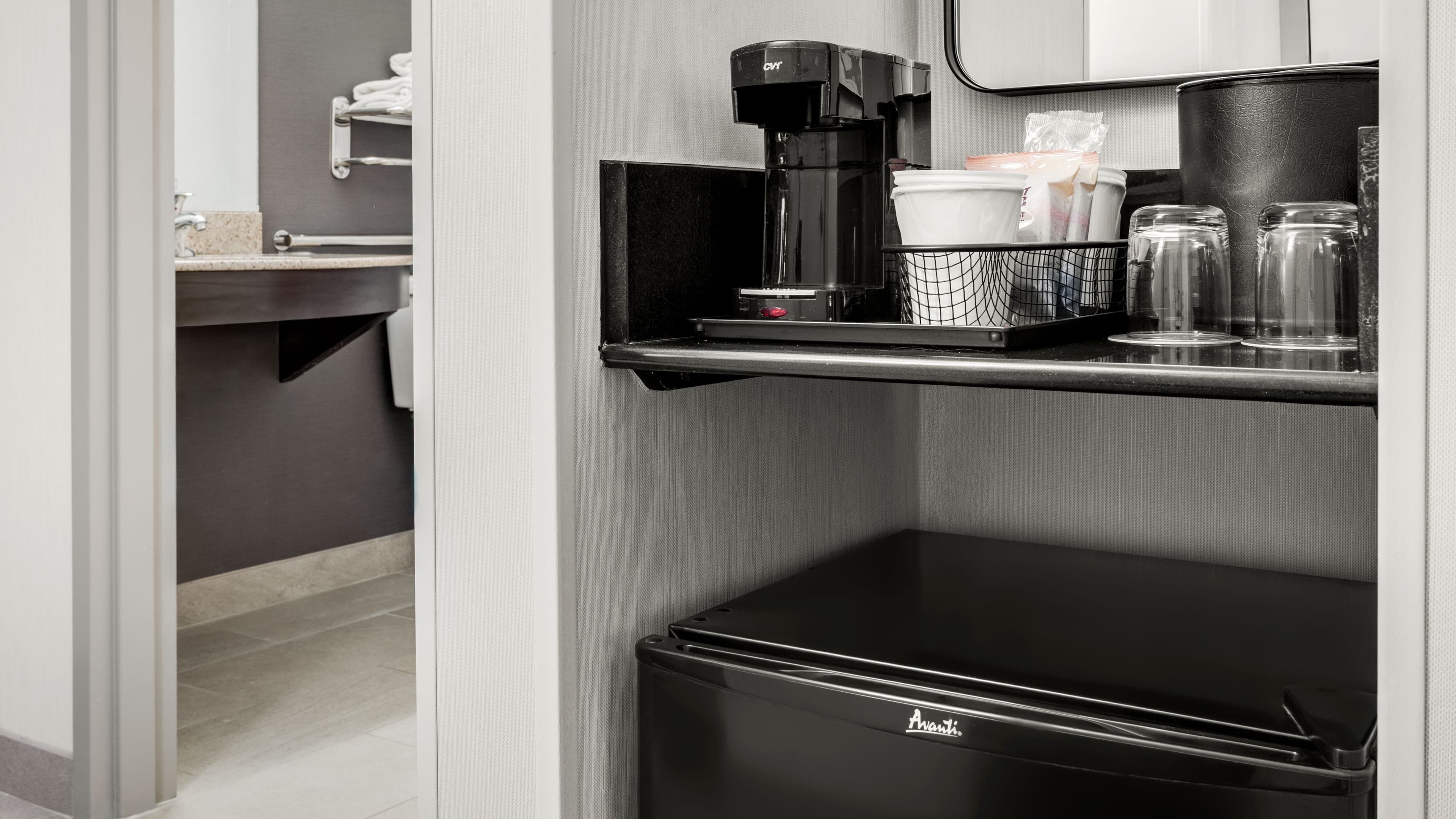 Courtyard Hamilton - Image 4