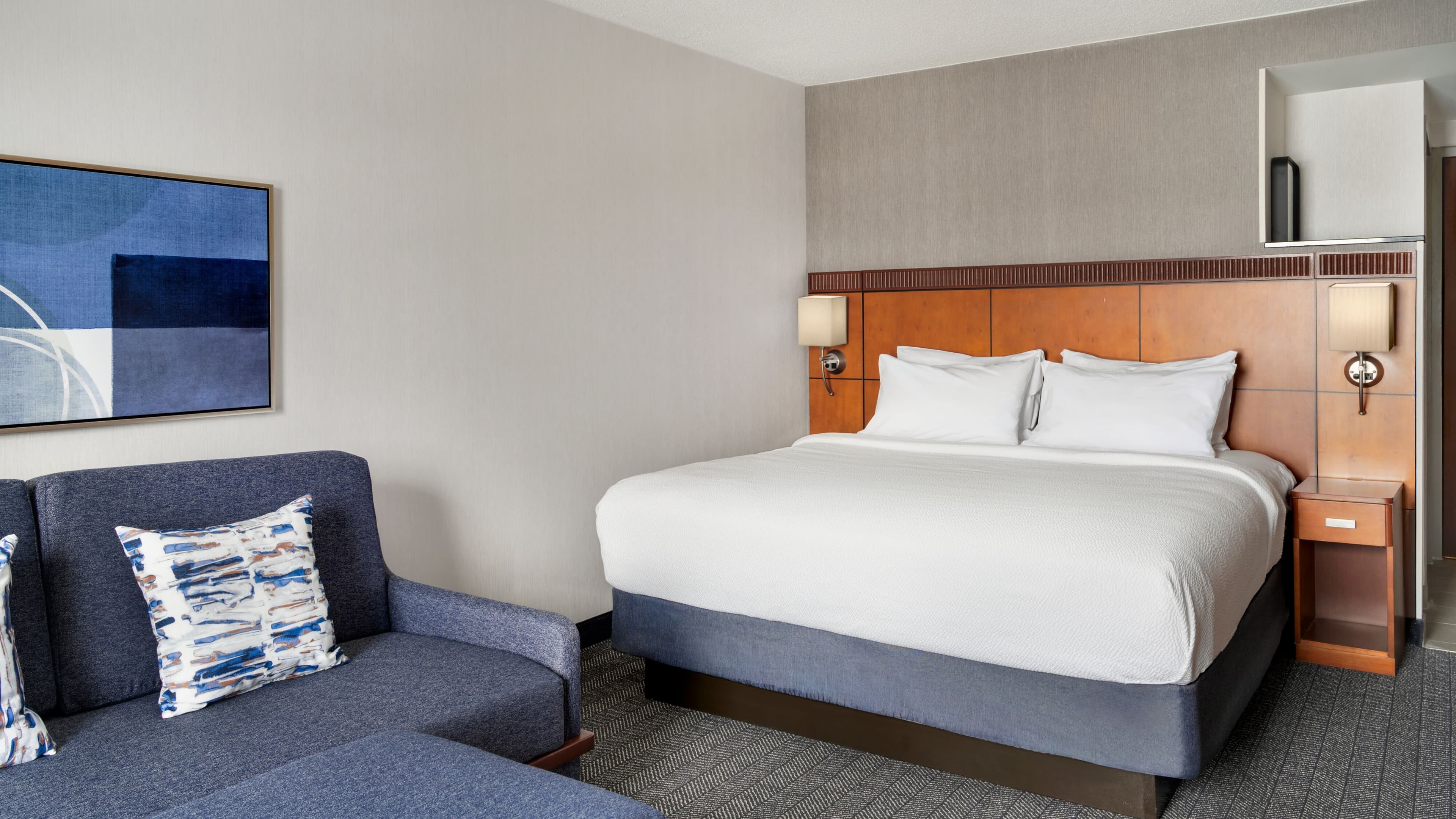 Courtyard Hamilton - Image 3