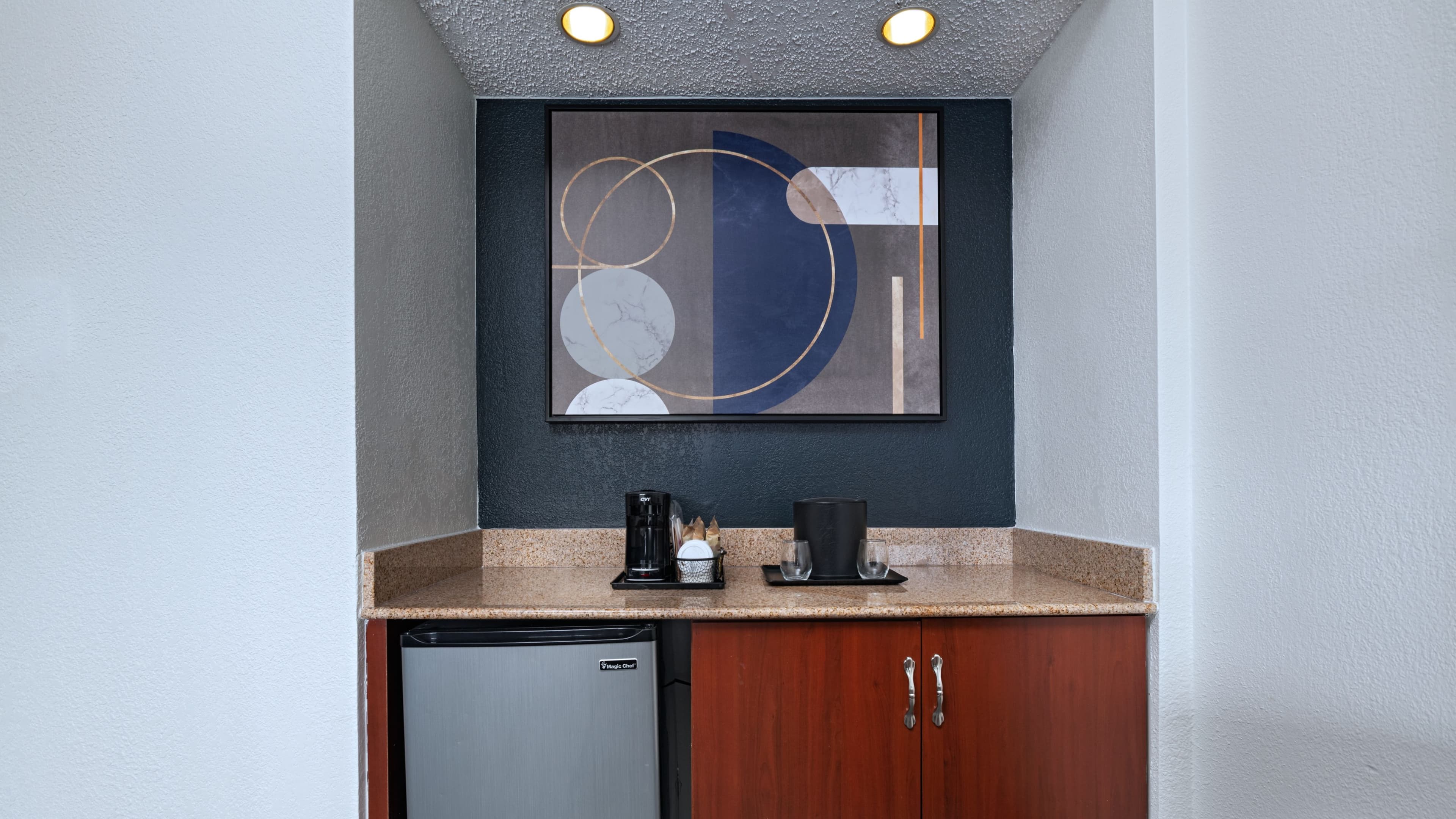 One Bedroom Suite - Image 3