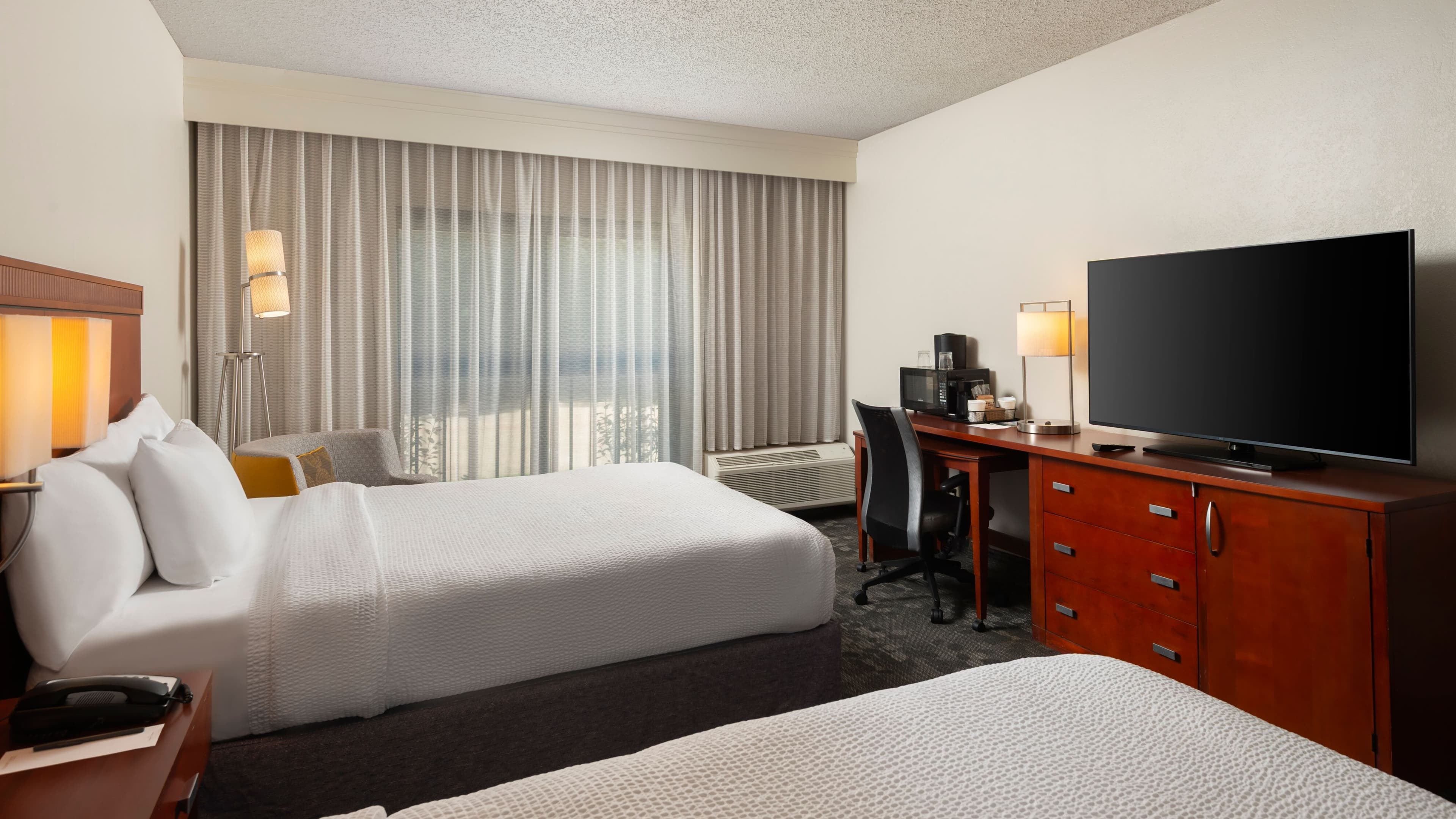 Courtyard Dallas-Fort Worth/Bedford — 6