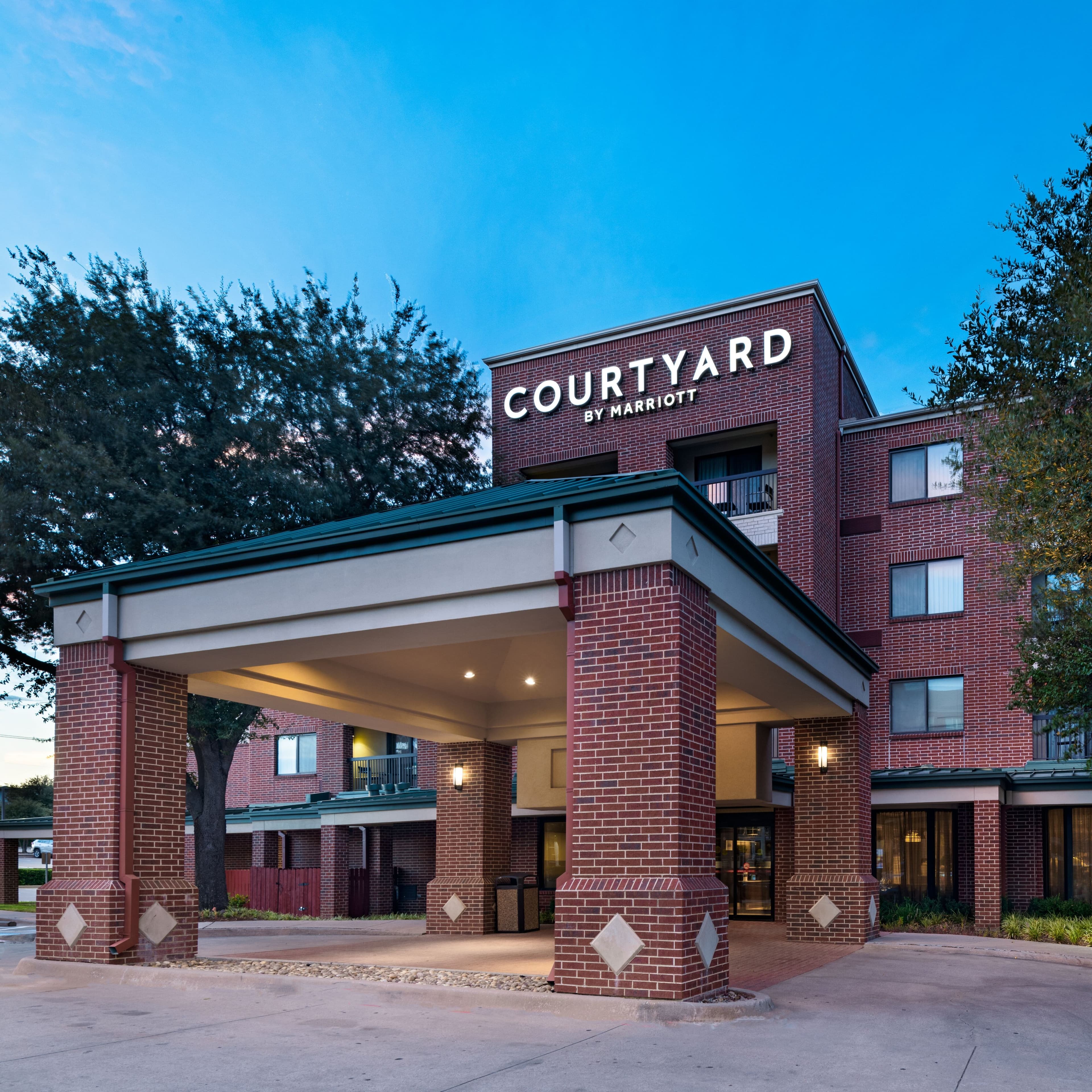 Courtyard Dallas DFW Airport South/Irving - Image 1
