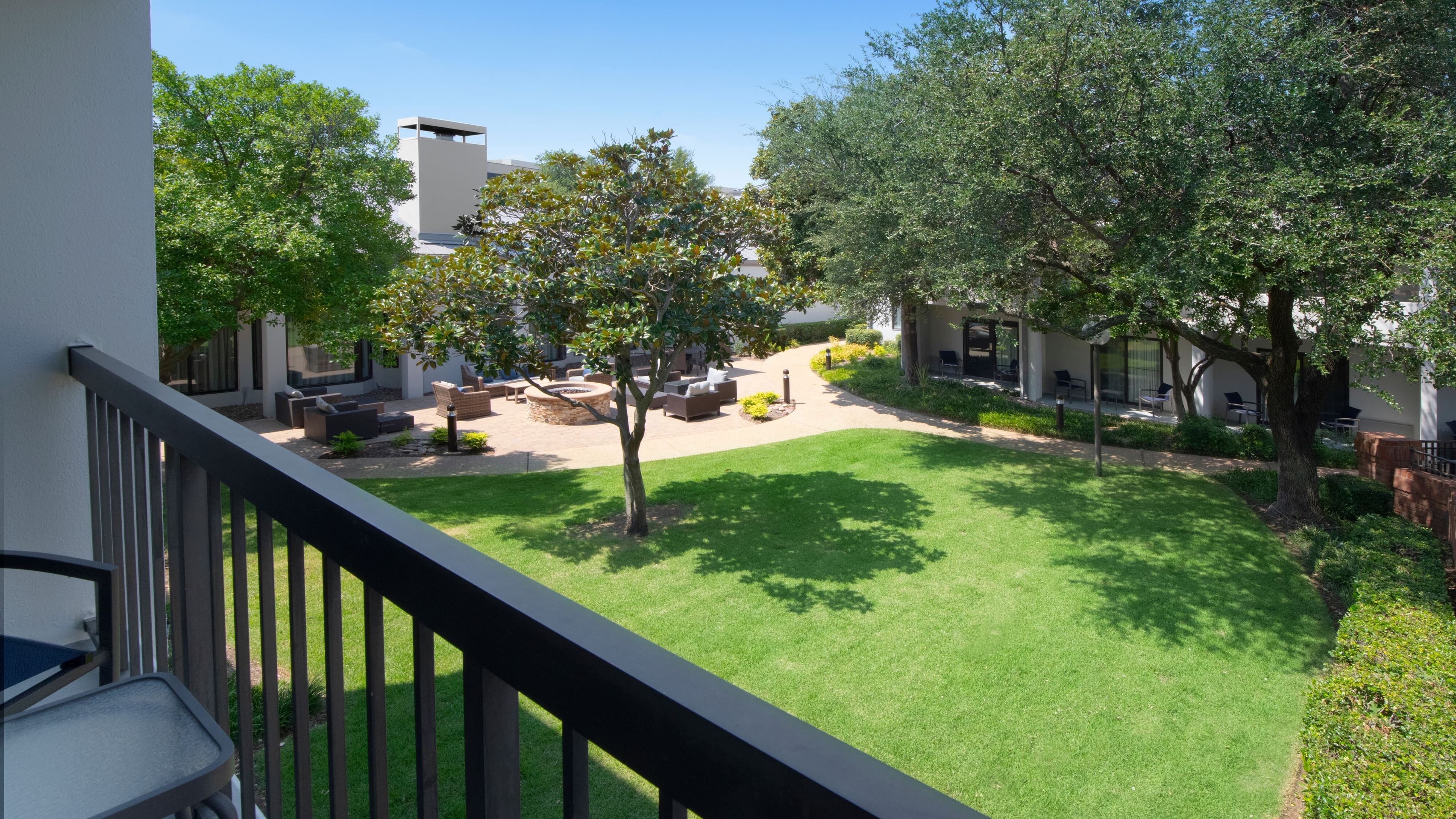Courtyard Dallas Las Colinas — 7