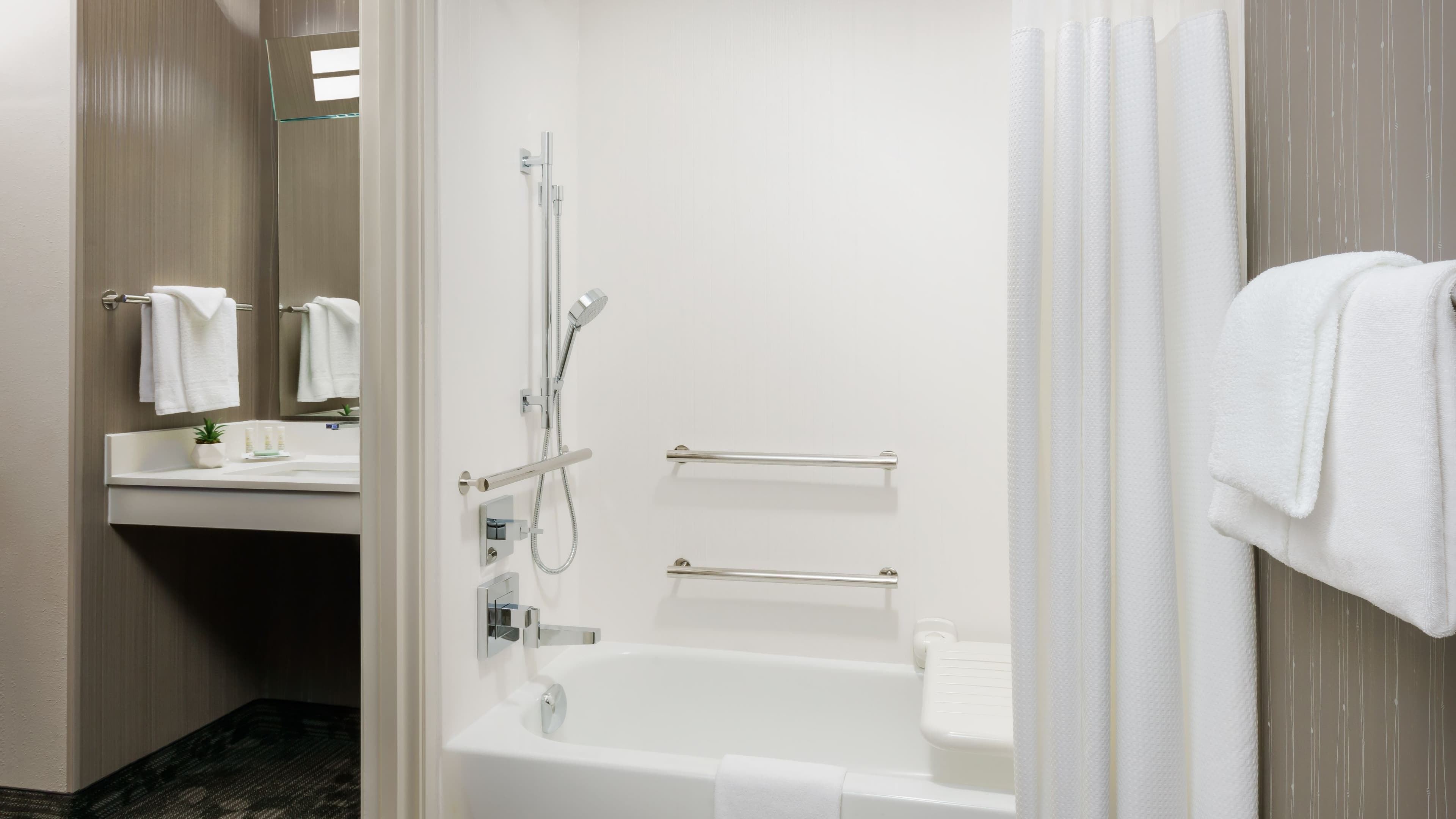 King room - Image 6
