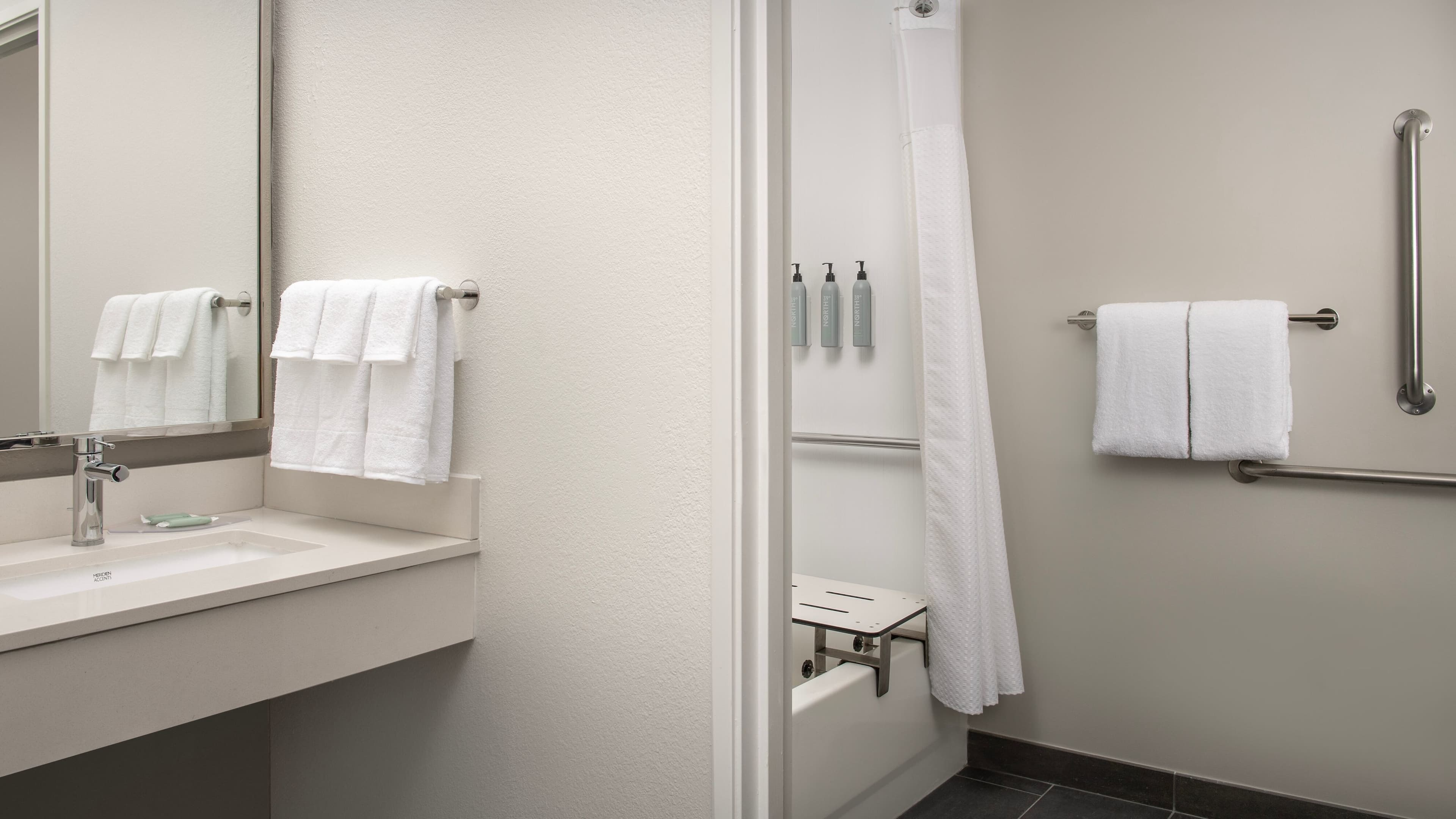 Holiday Inn Express & Suites Dayton East - Beavercreek — 6