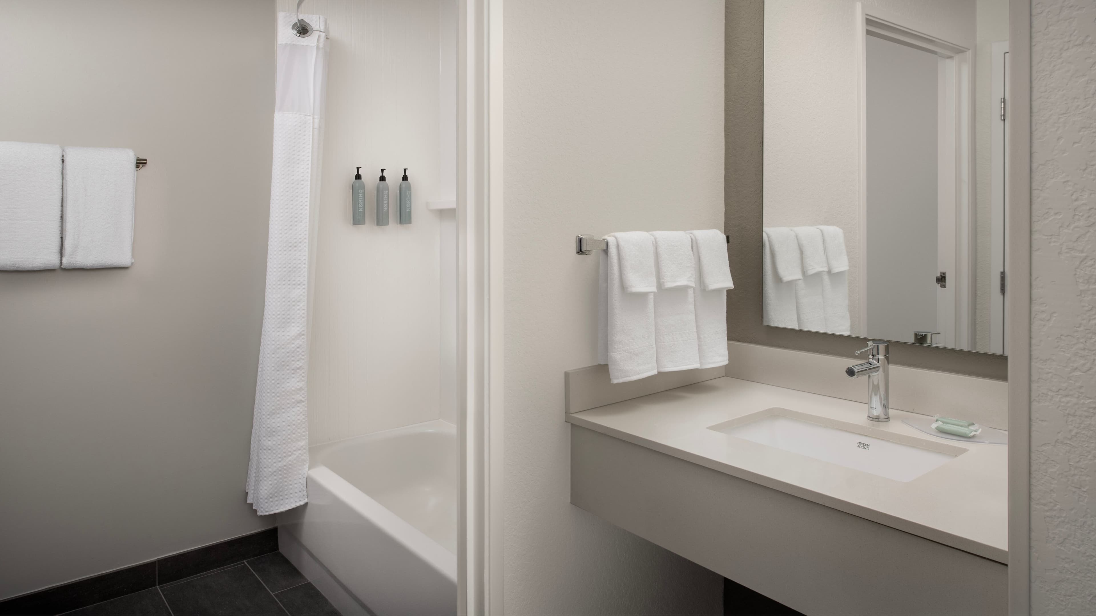 Holiday Inn Express & Suites Dayton East - Beavercreek — 13