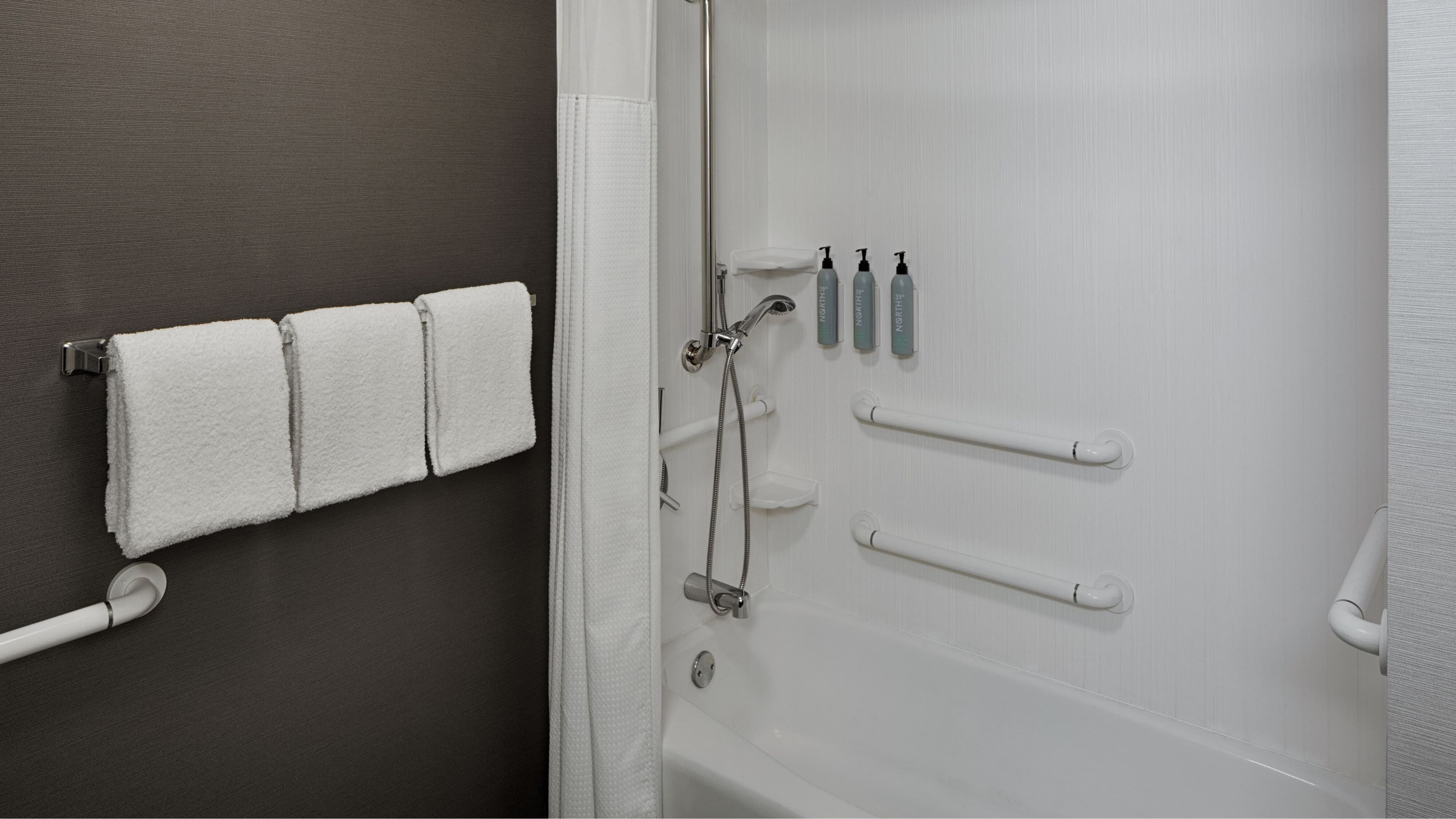 Holiday Inn Express & Suites Dayton South - I-675 — 8