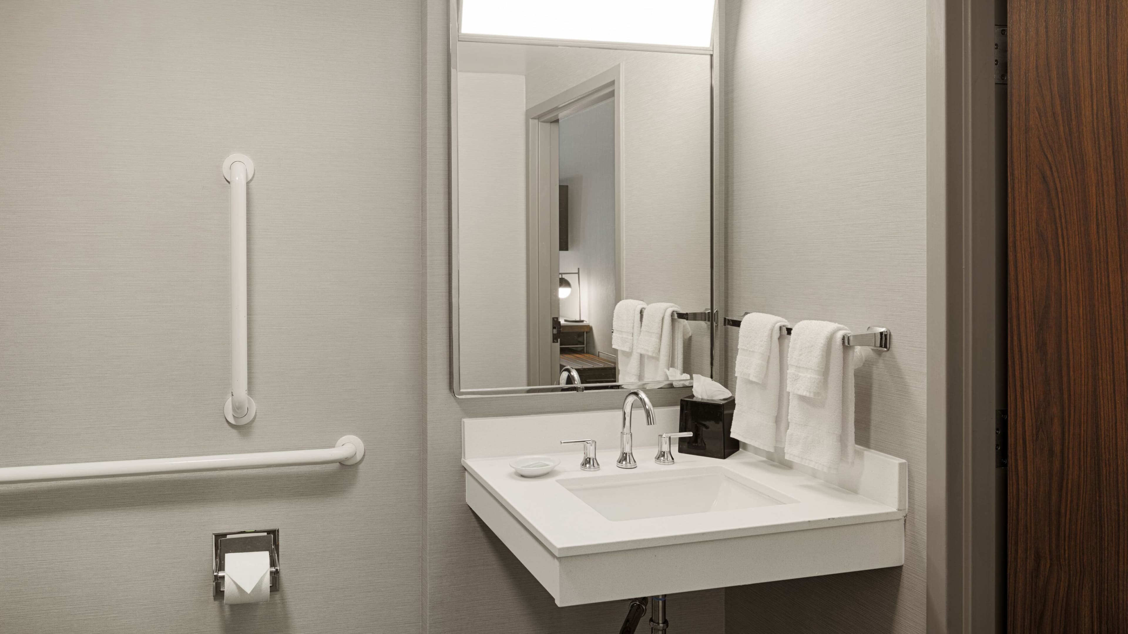 Holiday Inn Express & Suites Dayton South - I-675 — 6