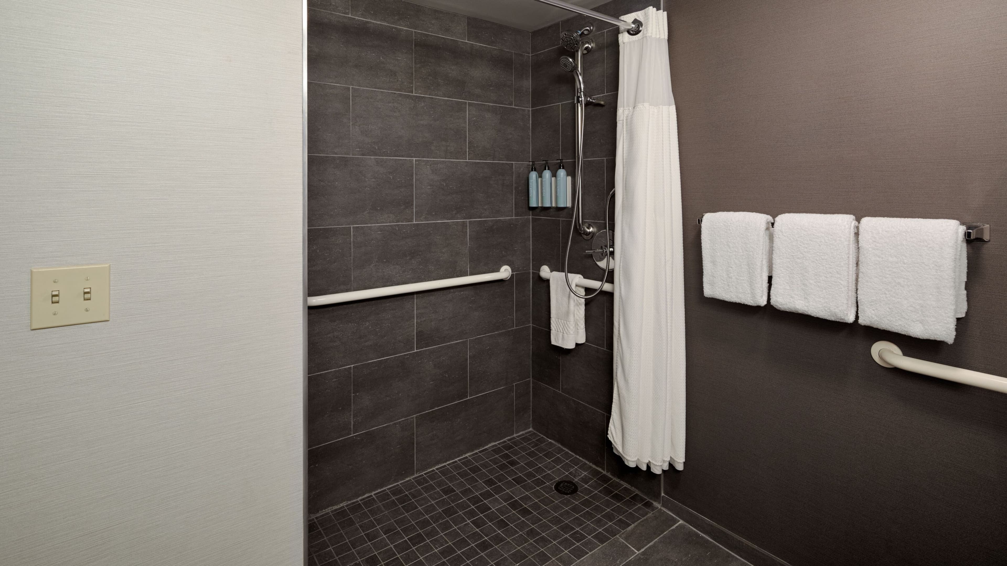 Holiday Inn Express & Suites Dayton South - I-675 — 9
